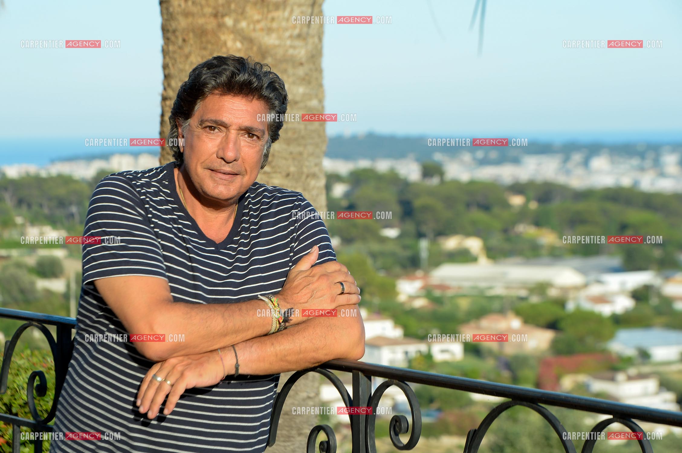 Le chanteur Frédéric François lors de ses vacances dans sa résidence secondaire d'Antibes. ( Exclusif )