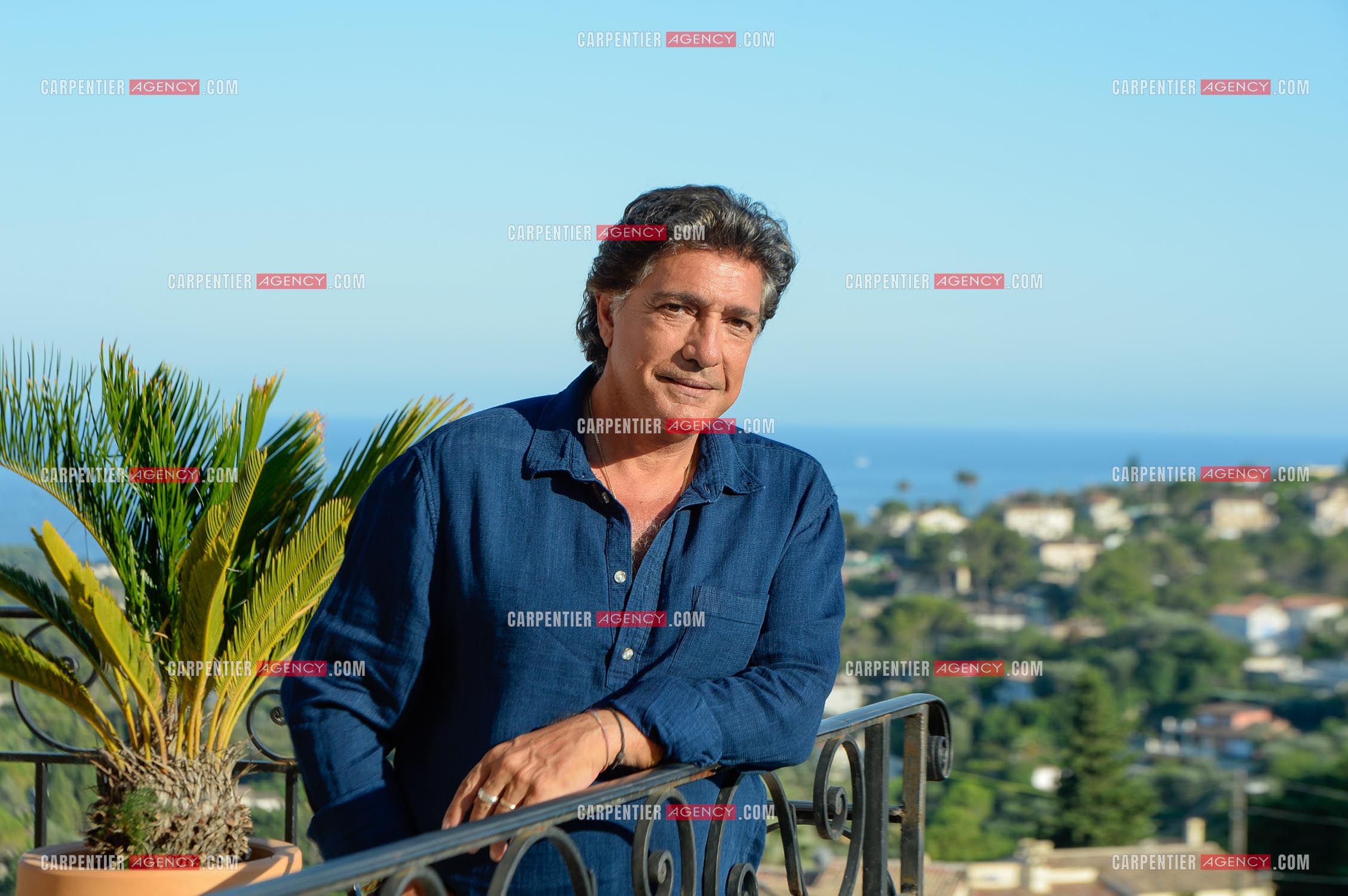 Le chanteur Frédéric François lors de ses vacances dans sa résidence secondaire d'Antibes. ( Exclusif )