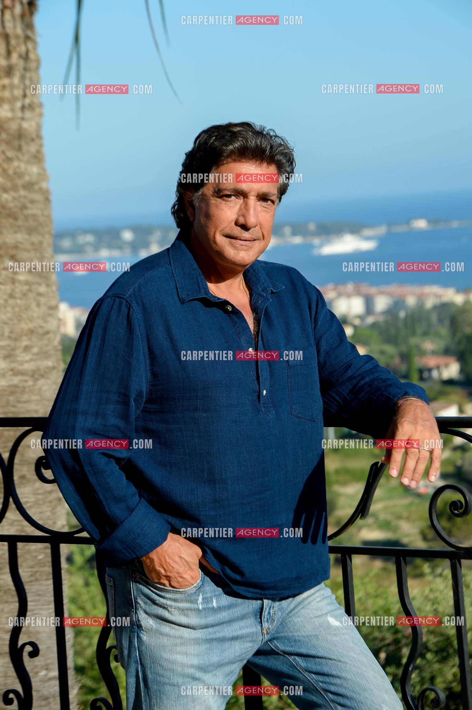 Le chanteur Frédéric François lors de ses vacances dans sa résidence secondaire d'Antibes. ( Exclusif )