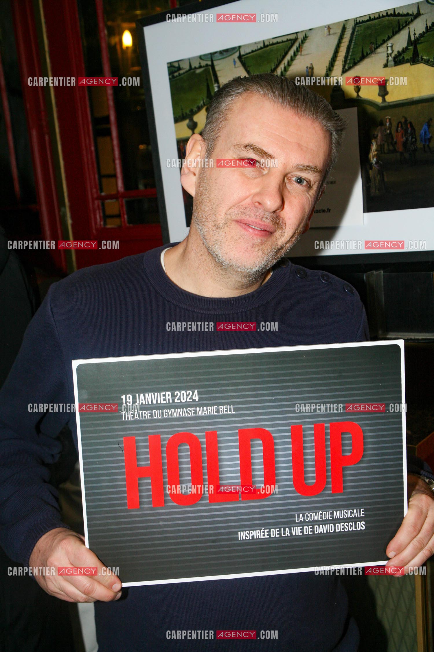 Première de la comédie musicale “ HOLD UP “ inspirée de la vie de David Desclos au Théâtre du Gymnase Marie Bell à Paris le 19 janvier 2024. Les artistes principaux:  David Desclos, Stomy Bugsy, Passi, Calbo Arsenik, Emma Zimerman. Dans les loges, le comédien et humoriste David Desclos.                              ( Exclusif )