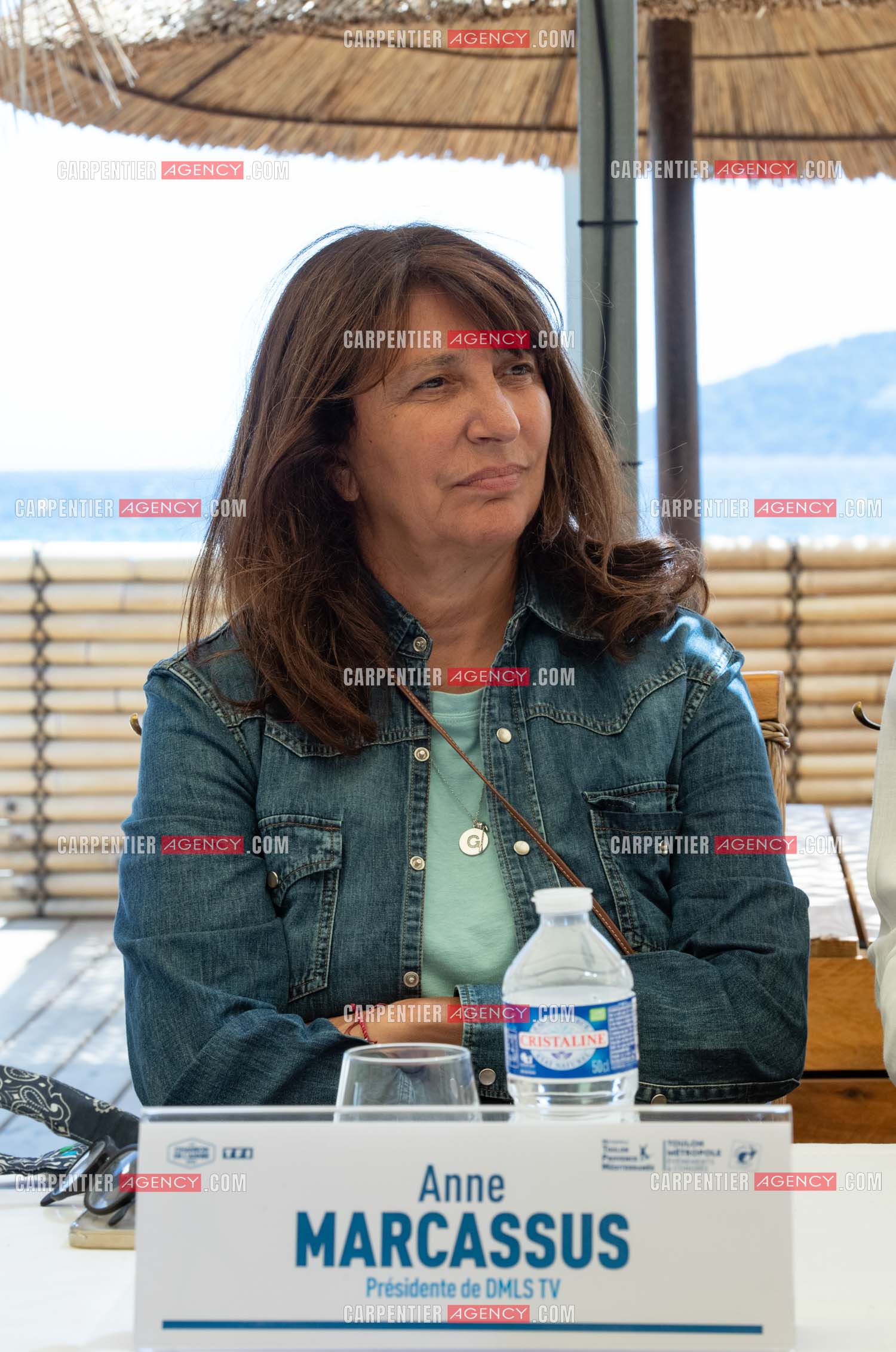 La présidente de DMLS TV Anne Marcassus à Toulon sur la plage des Morillons pour l'émission “ LA CHANSON DE L'ANNÉE “ sur TF1.