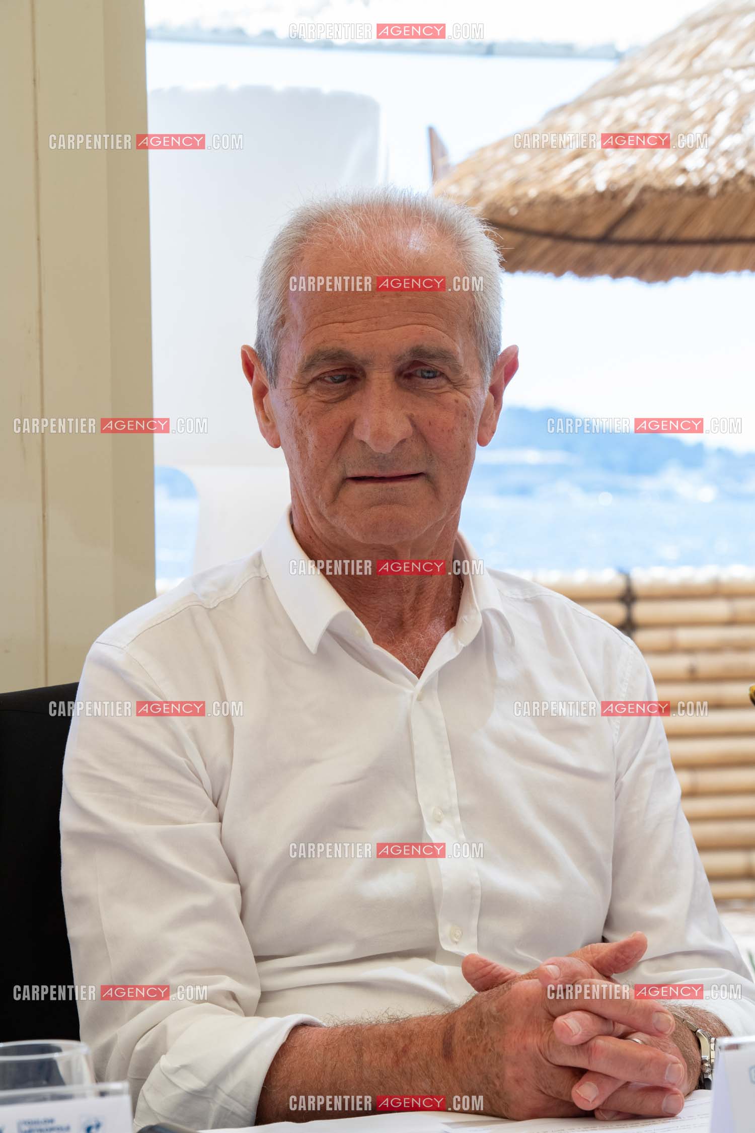 Le Maire de Toulon Hubert Falco reçoit TF1 sur la plage des Morillons pour l'émission “ LA CHANSON DE L'ANNÉE ".