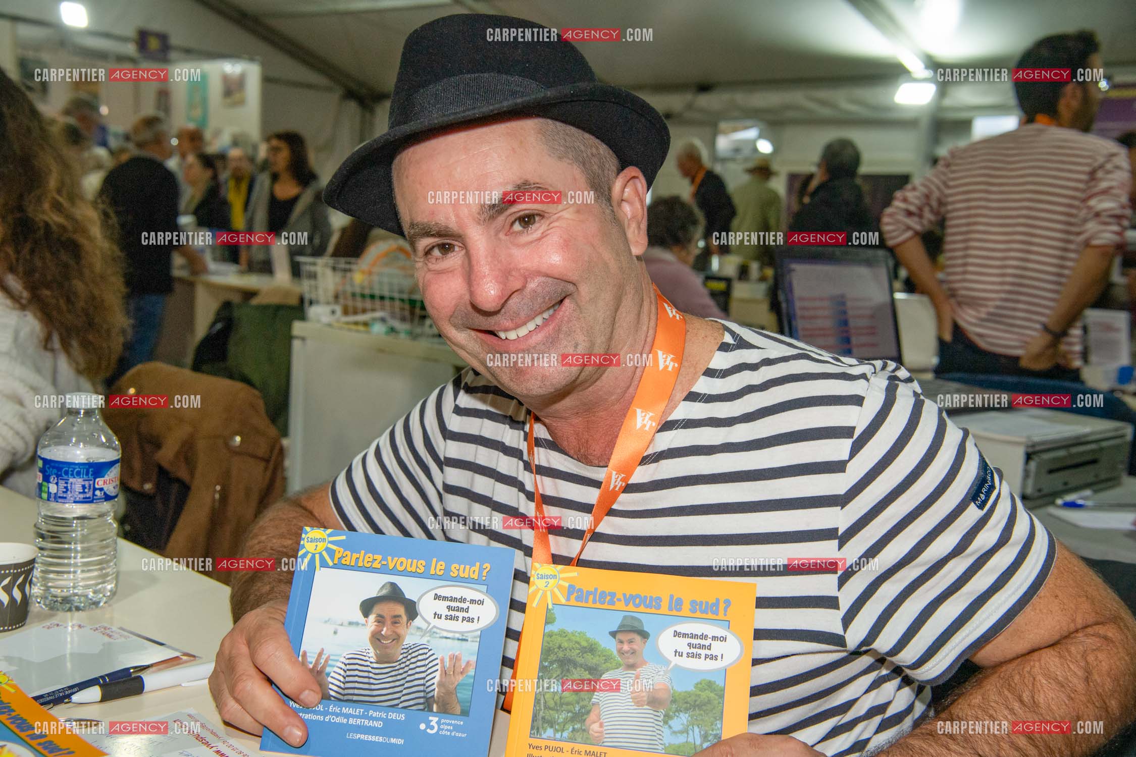 L'auteur Yves Pujol présente ses deux  livres “ PARLEZ-VOUS LE SUD ? Saison 1 et Saison 2 “ aux éditions Les Presses du Midi.      ( Exclusif )
