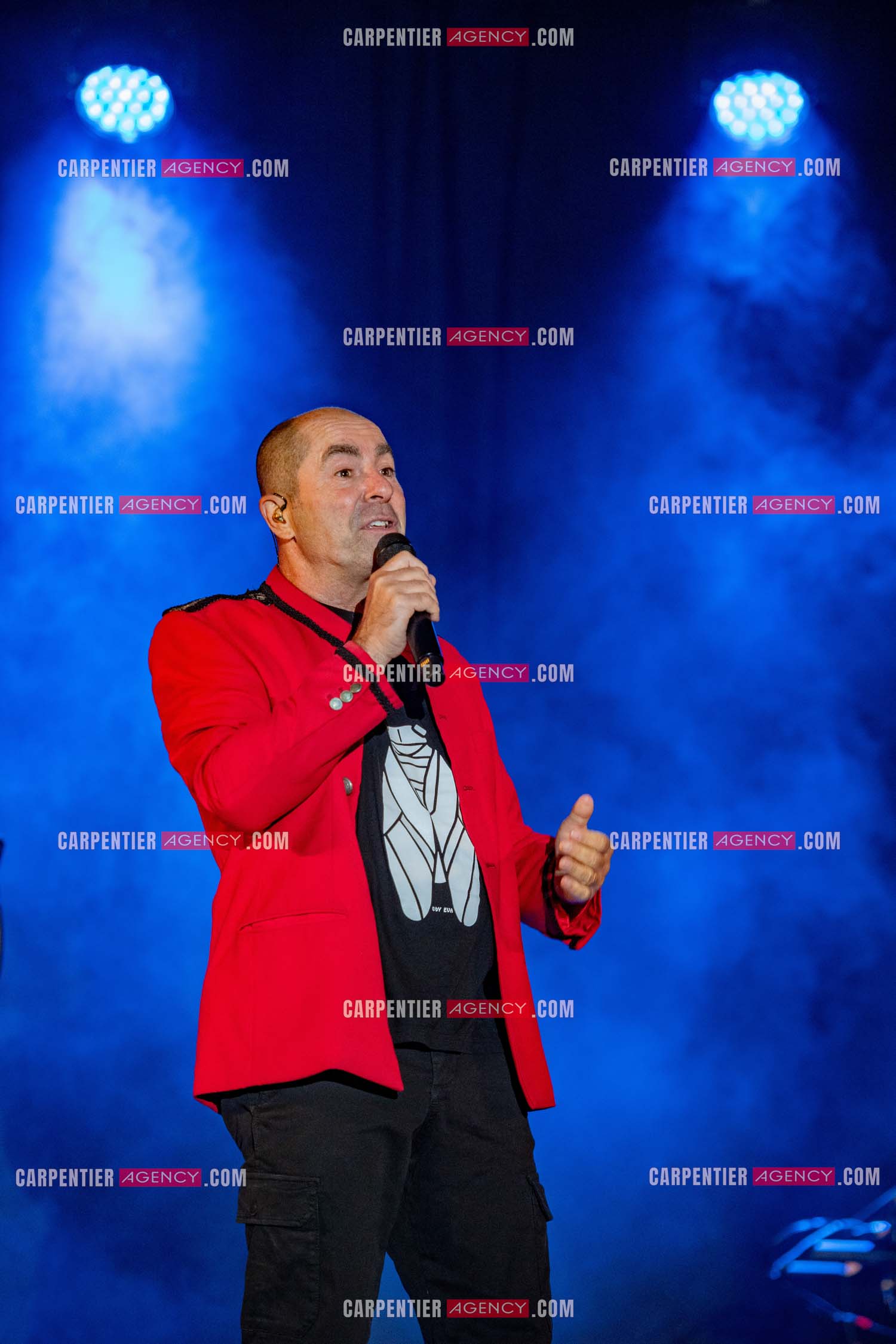L'humoriste Yves Pujol en concert avec son groupe AIOLI dans le Var. ( Exclusif )