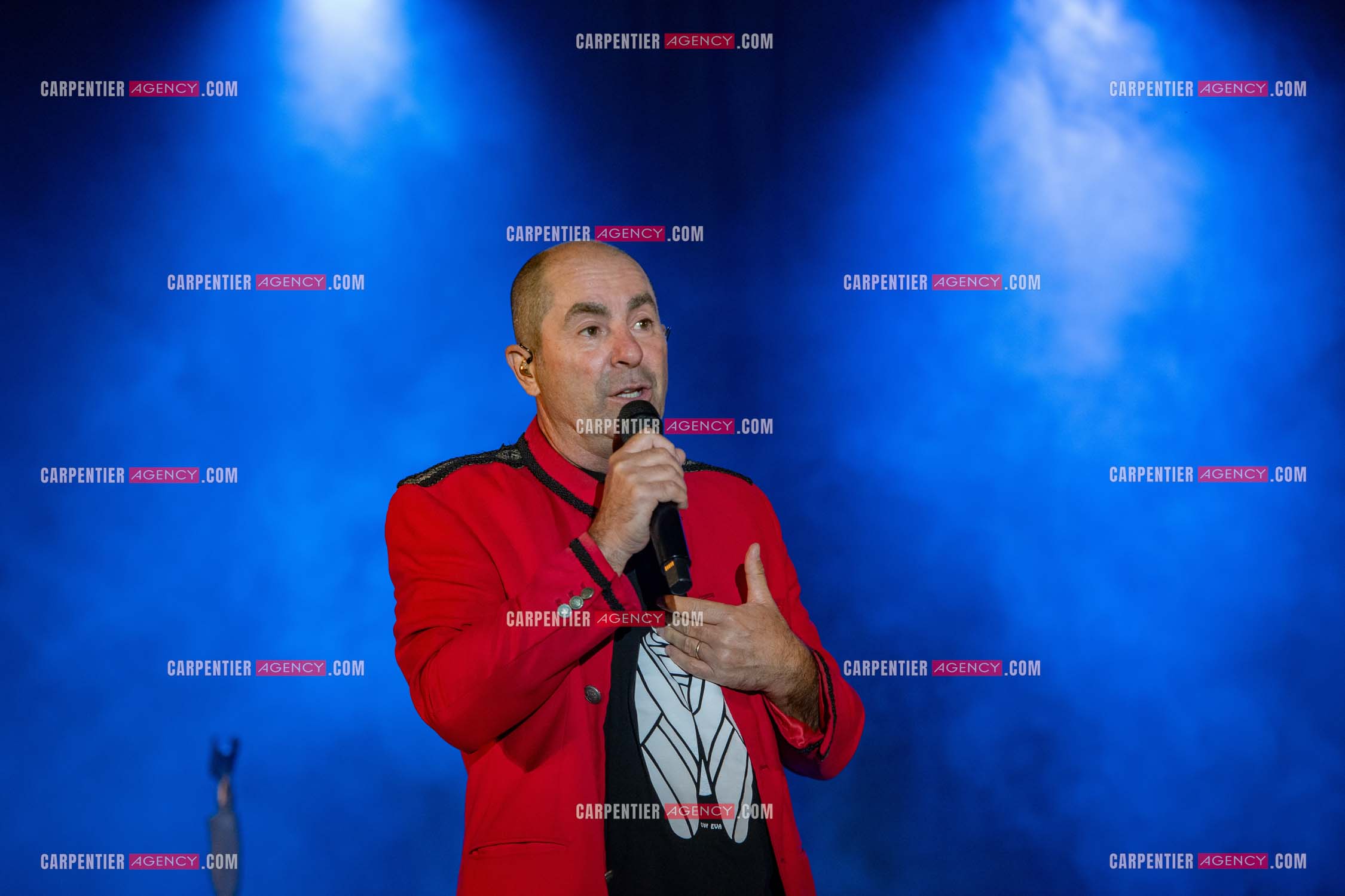 L'humoriste Yves Pujol en concert avec son groupe AIOLI dans le Var. ( Exclusif )