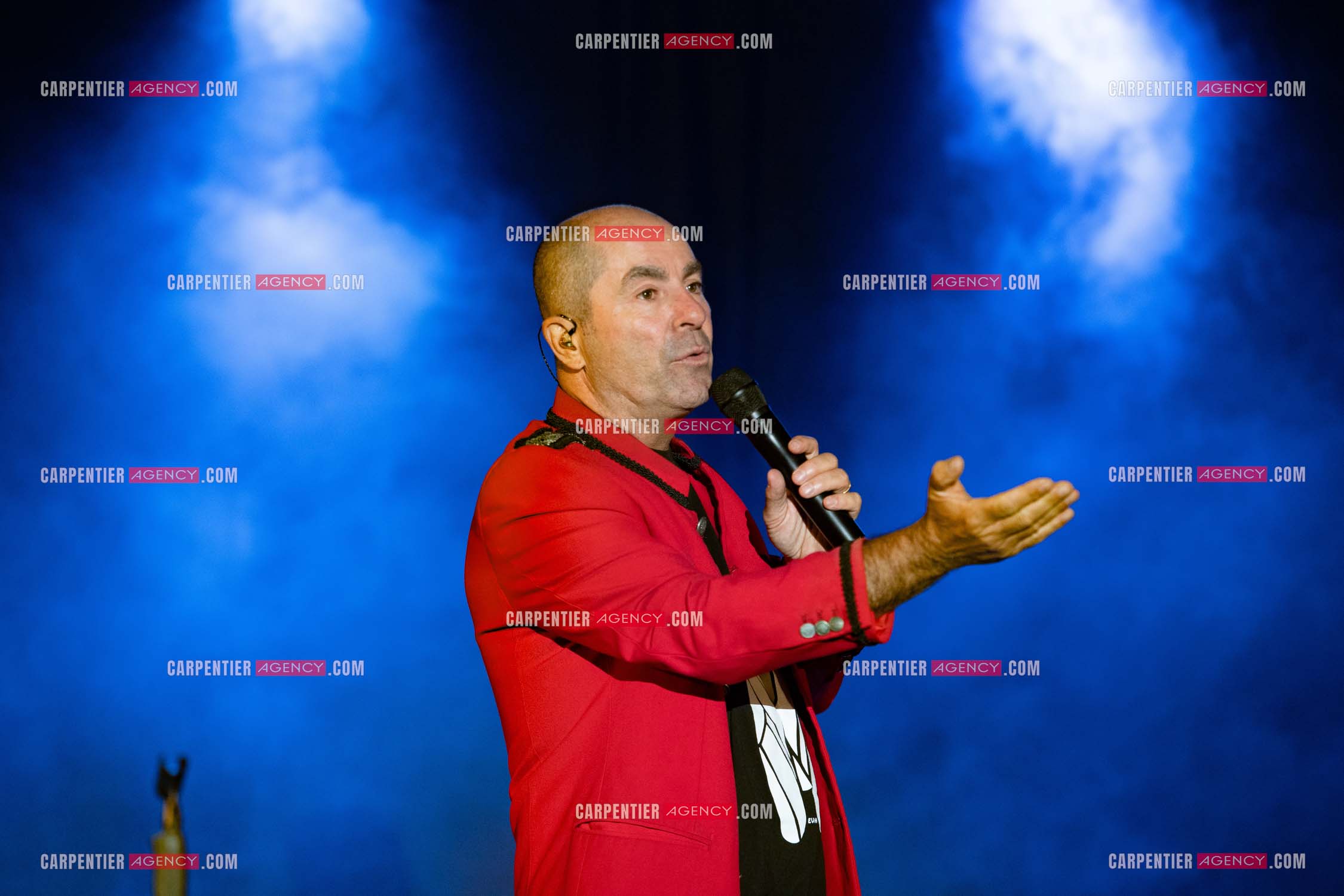 L'humoriste Yves Pujol en concert avec son groupe AIOLI dans le Var. ( Exclusif )