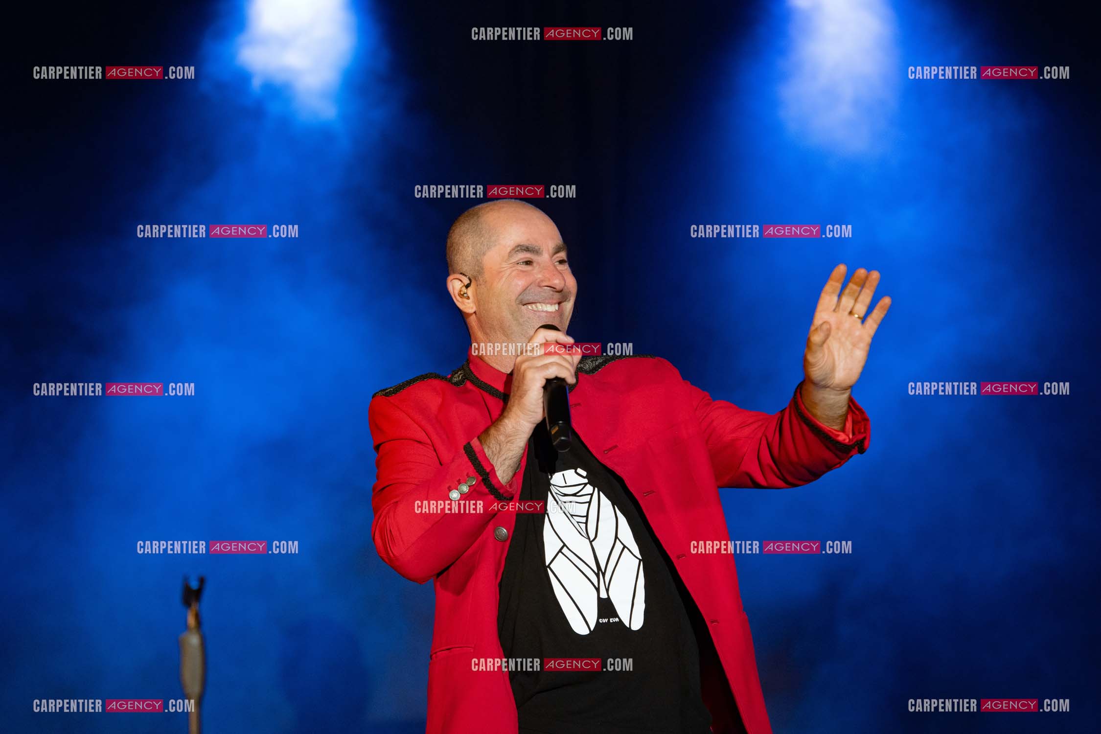 L'humoriste Yves Pujol en concert avec son groupe AIOLI dans le Var. ( Exclusif )