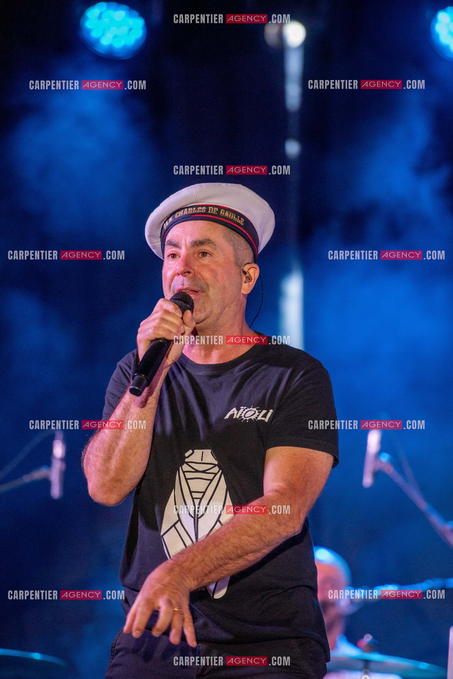L'humoriste Yves Pujol en concert avec son groupe AIOLI dans le Var. ( Exclusif )