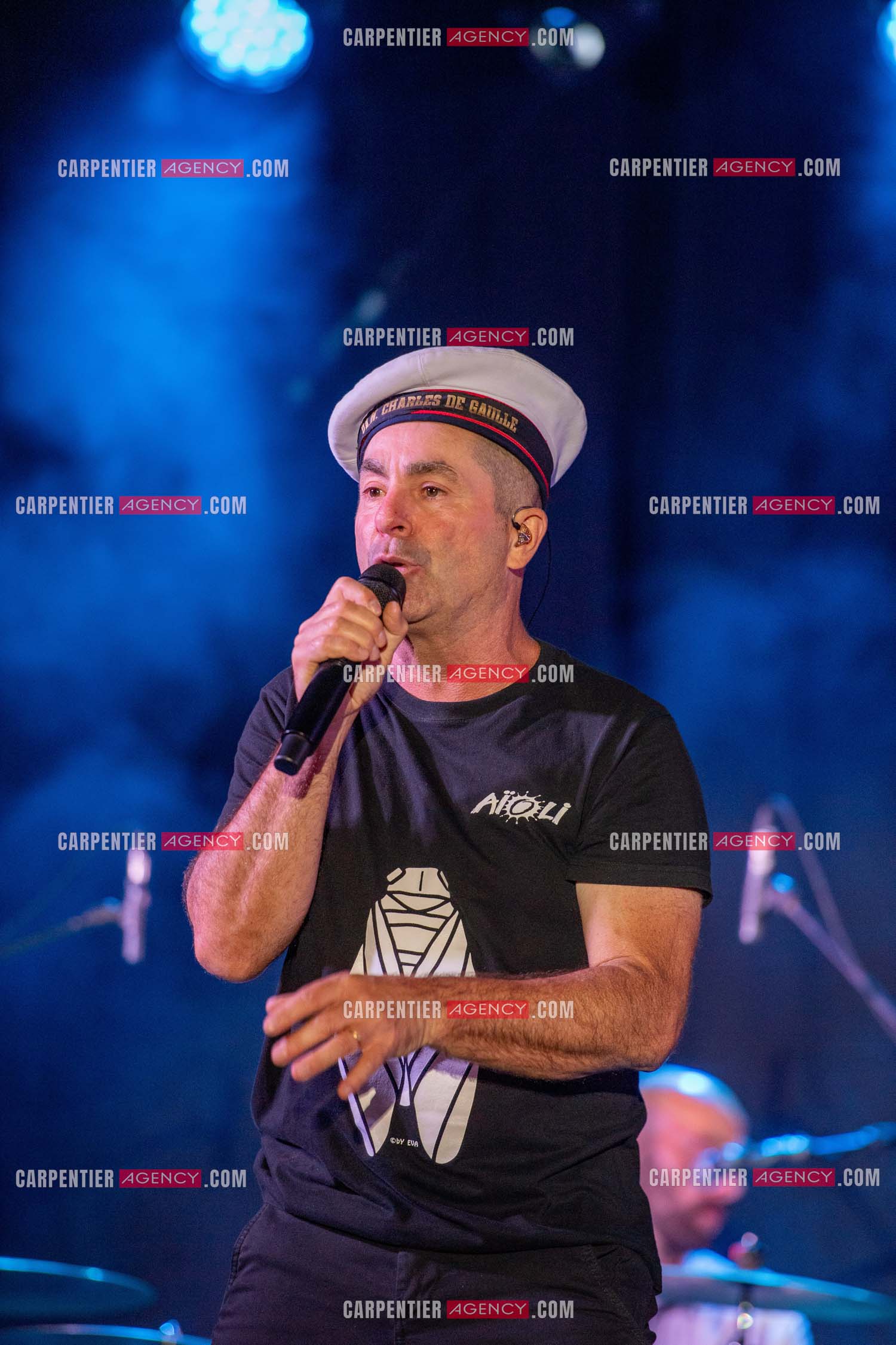 L'humoriste Yves Pujol en concert avec son groupe AIOLI dans le Var. ( Exclusif )
