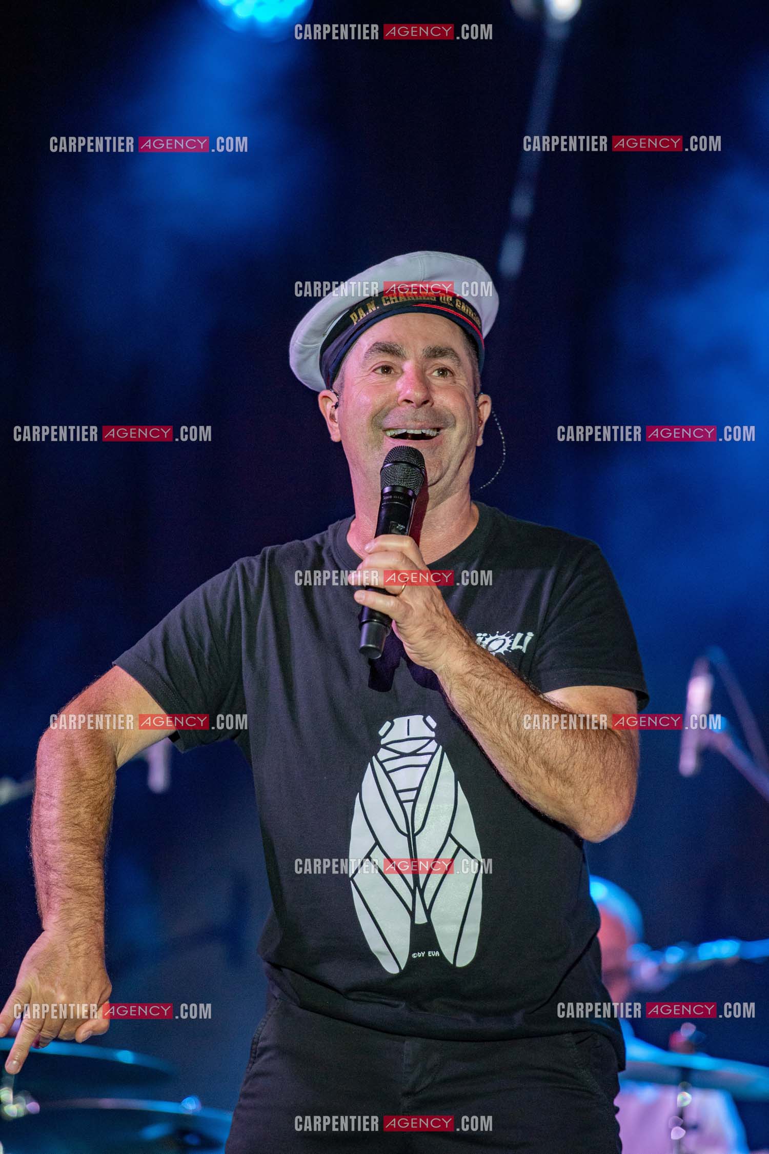 L'humoriste Yves Pujol en concert avec son groupe AIOLI dans le Var. ( Exclusif )
