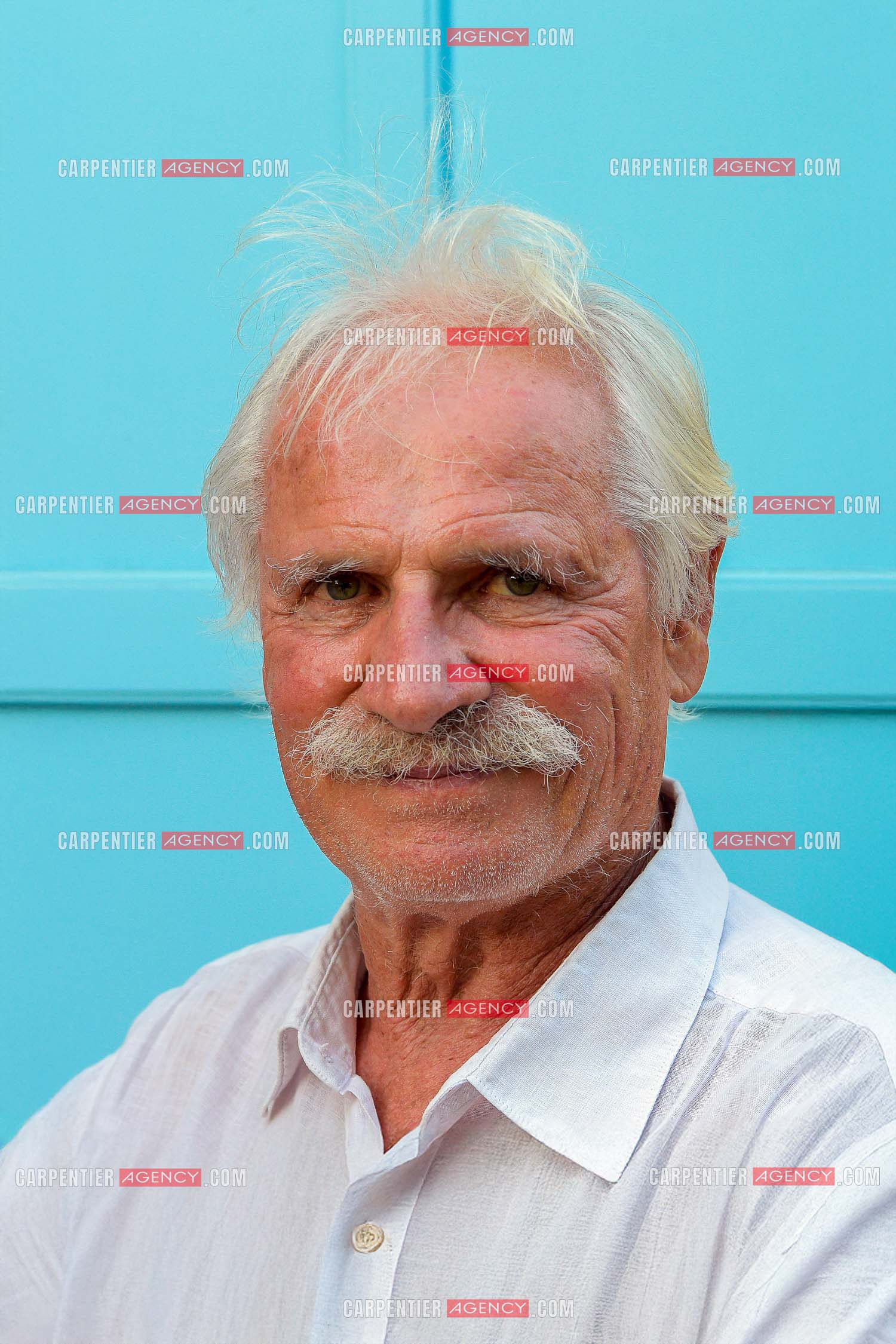 Portrait du photographe Yann Arthus-Bertrand.
( Exclusif )