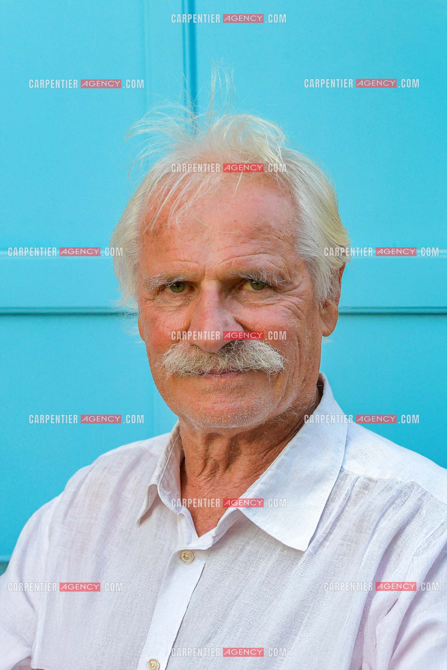Portrait du photographe Yann Arthus-Bertrand.
( Exclusif )