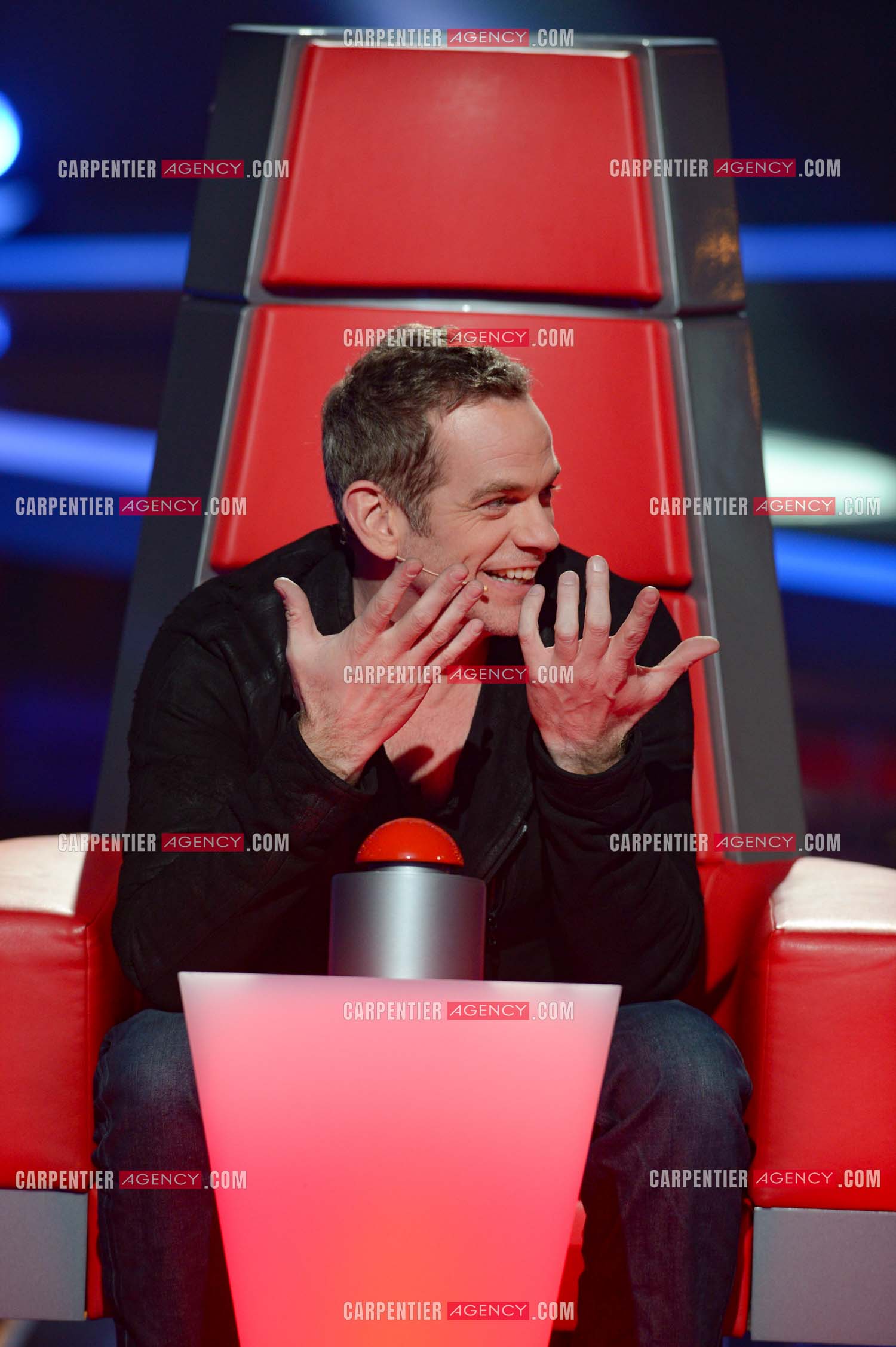 Le chanteur Garou coach dans l'émission The Voice saison 2.        ( Exclusif )