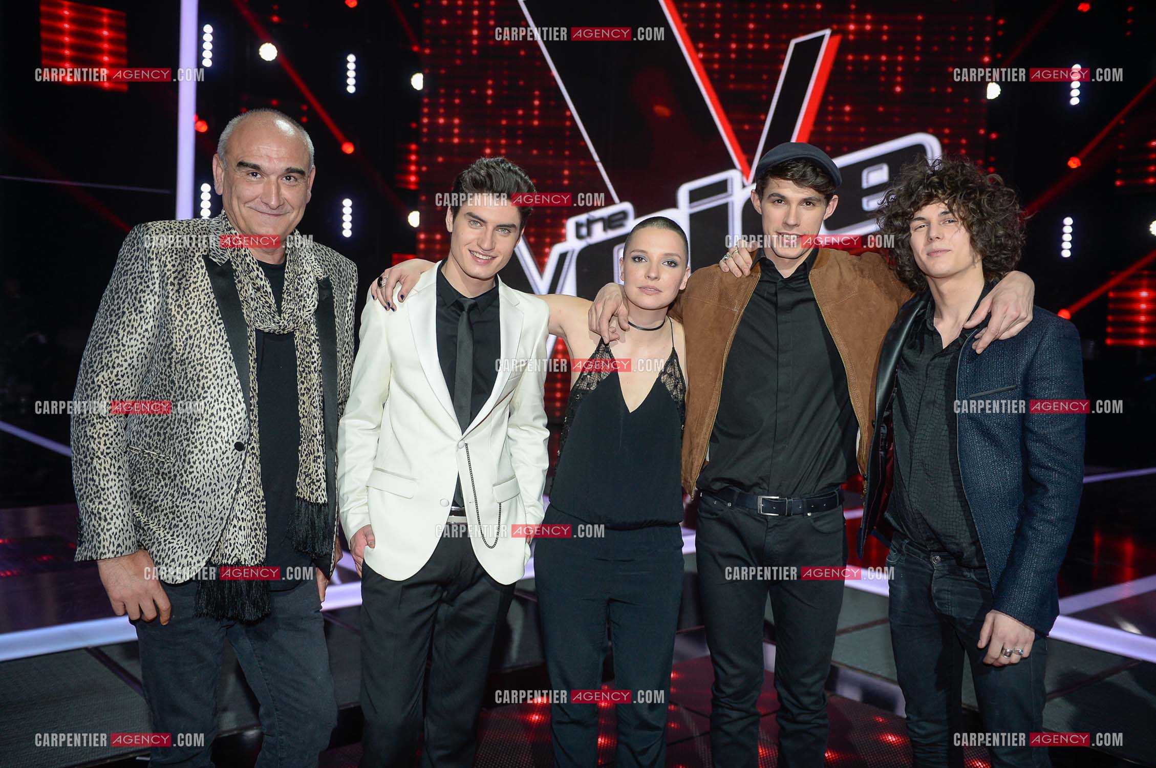 Saison 4 de l'émission The Voice en 2015. Pascal Nègre dirigeant de la maison de disques UNIVERSAL entouré des quatres finalistes de cette saison, David Thibault, Anne Sila, Lilian Renaud et Côme.         ( Exclusif )