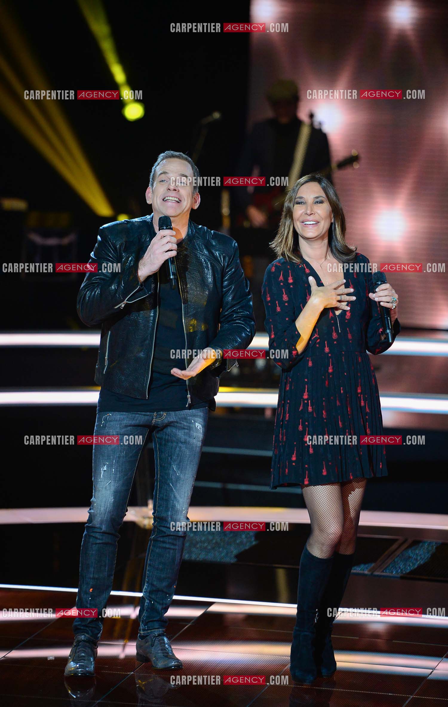 Saison 5 de l'émission The Voice en 2016.  Les deux  coachs Garou et Zazie.          ( Exclusif )