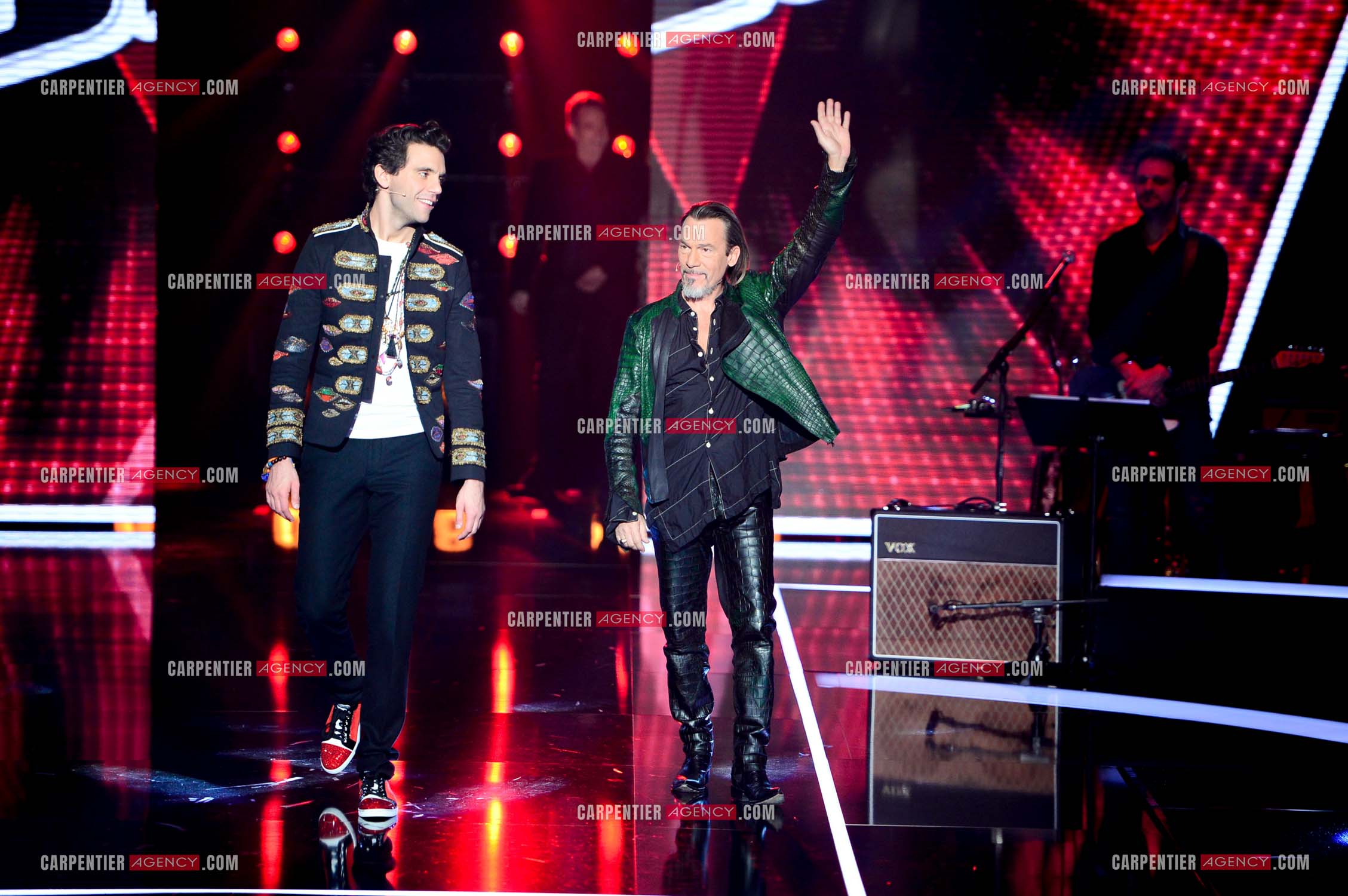 Les deux coachs Mika et Florent Pagny sur le plateau de l'émission THE VOICE. ( Exclusif )
