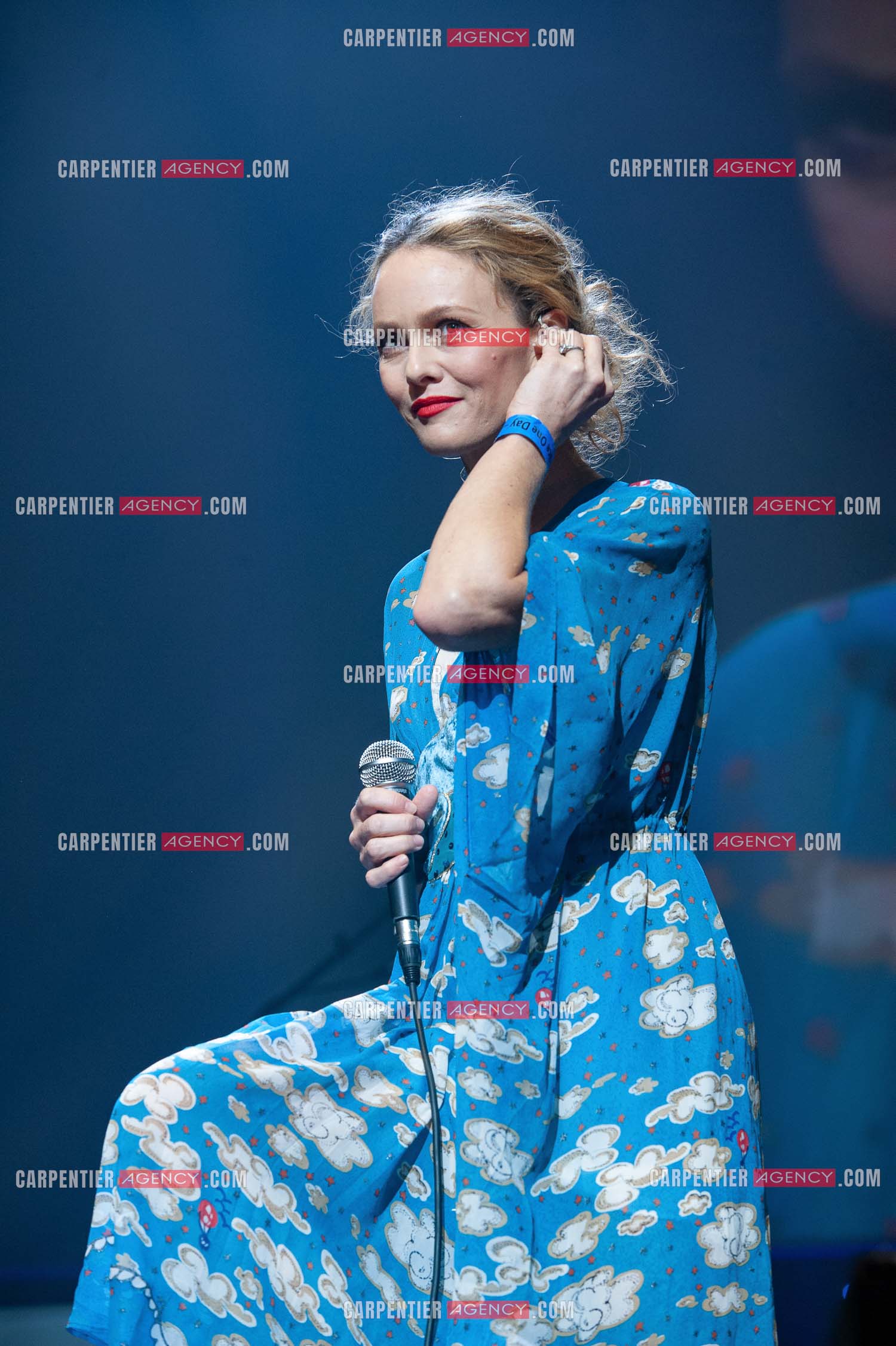 La chanteuse Vanessa Paradis lors du concert au Zénith de Paris donné pour la journée internationale de la paix (Peace One Day).                                           ( Exclusif )