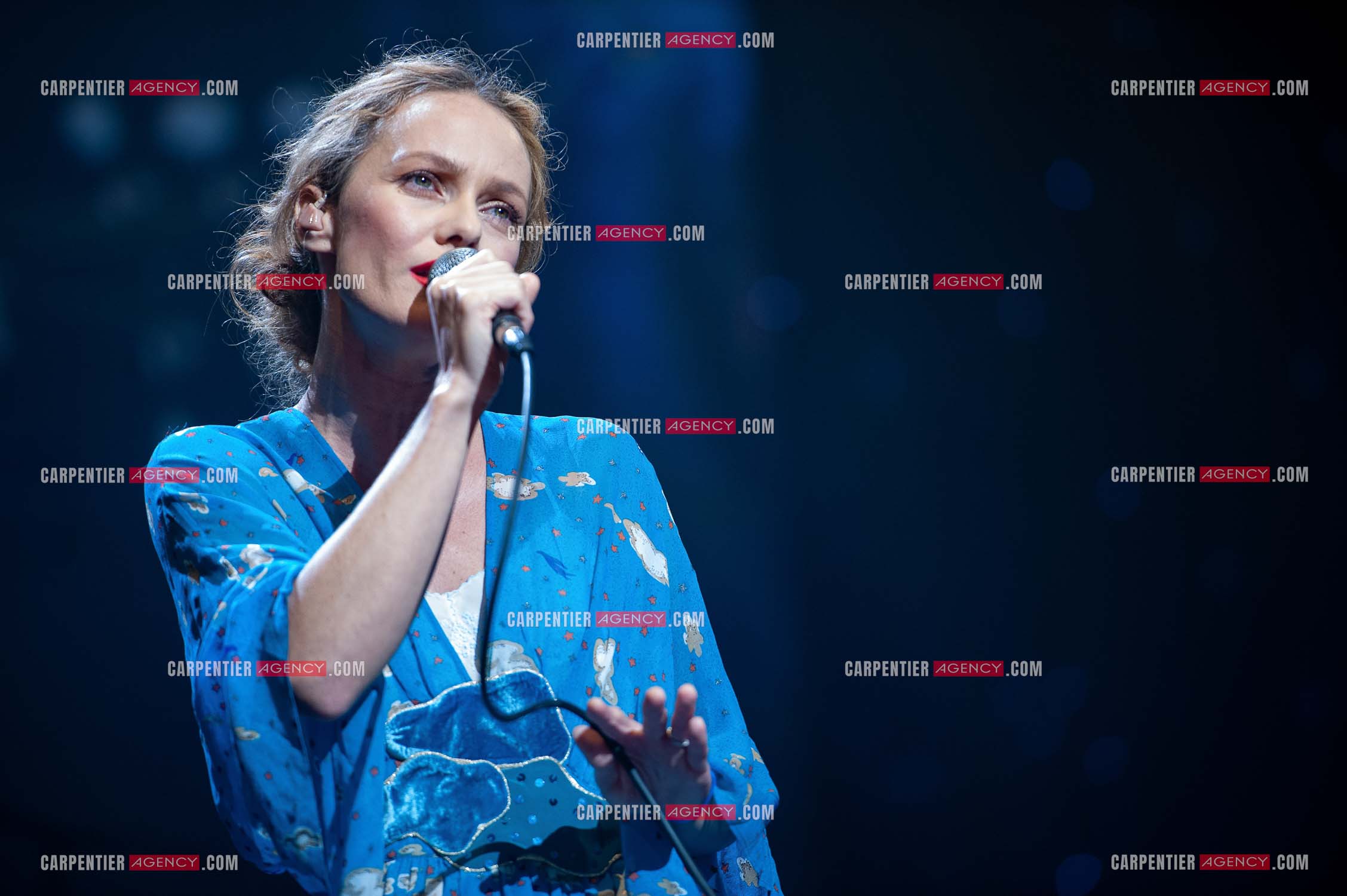 La chanteuse Vanessa Paradis lors du concert au Zénith de Paris donné pour la journée internationale de la paix (Peace One Day).                                           ( Exclusif )