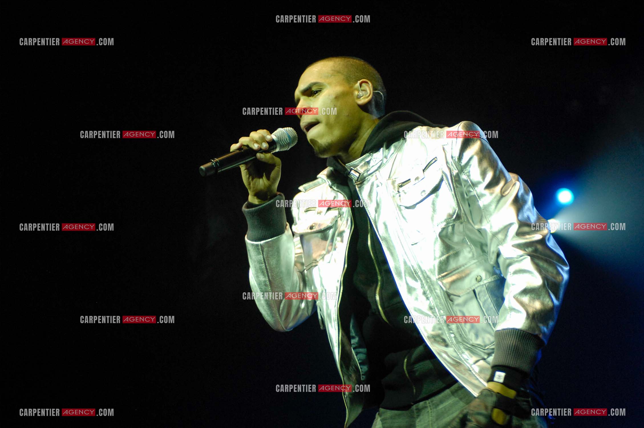 Le rappeur Chris Brown en concert au Zénith de Paris en 2008.  ( Exclusif )