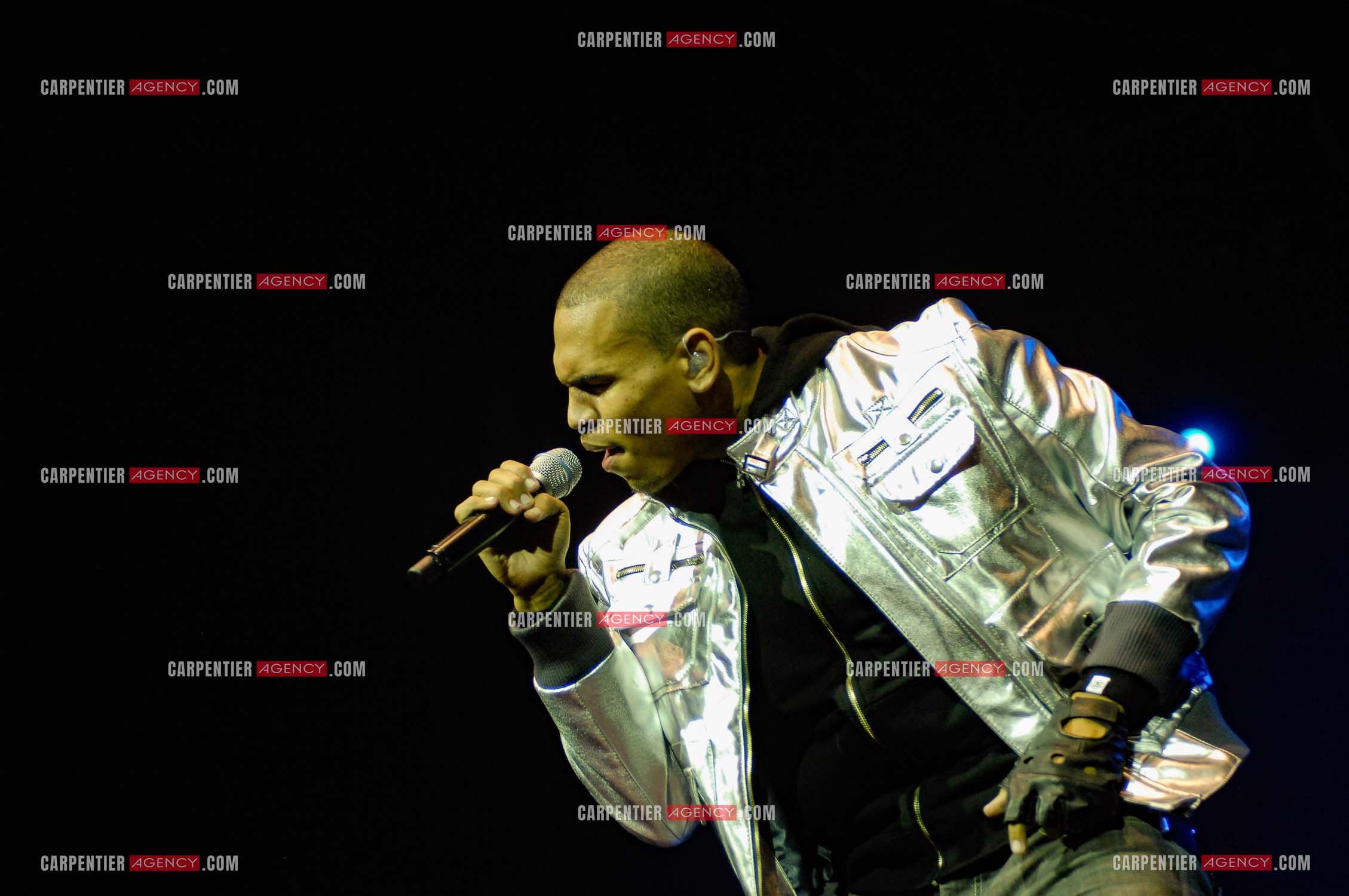 Le rappeur Chris Brown en concert au Zénith de Paris en 2008.  ( Exclusif )