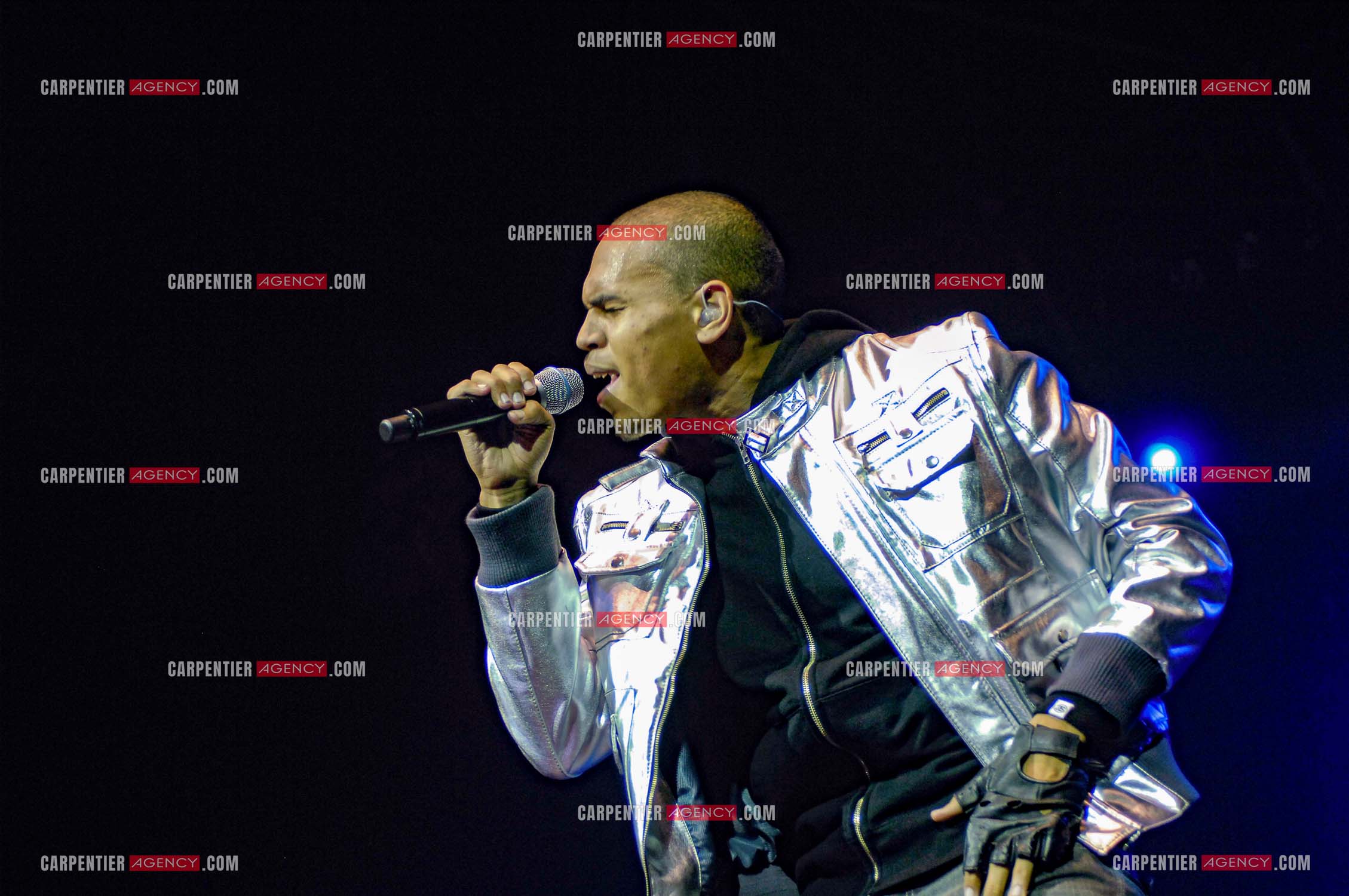 Le rappeur Chris Brown en concert au Zénith de Paris en 2008.  ( Exclusif )