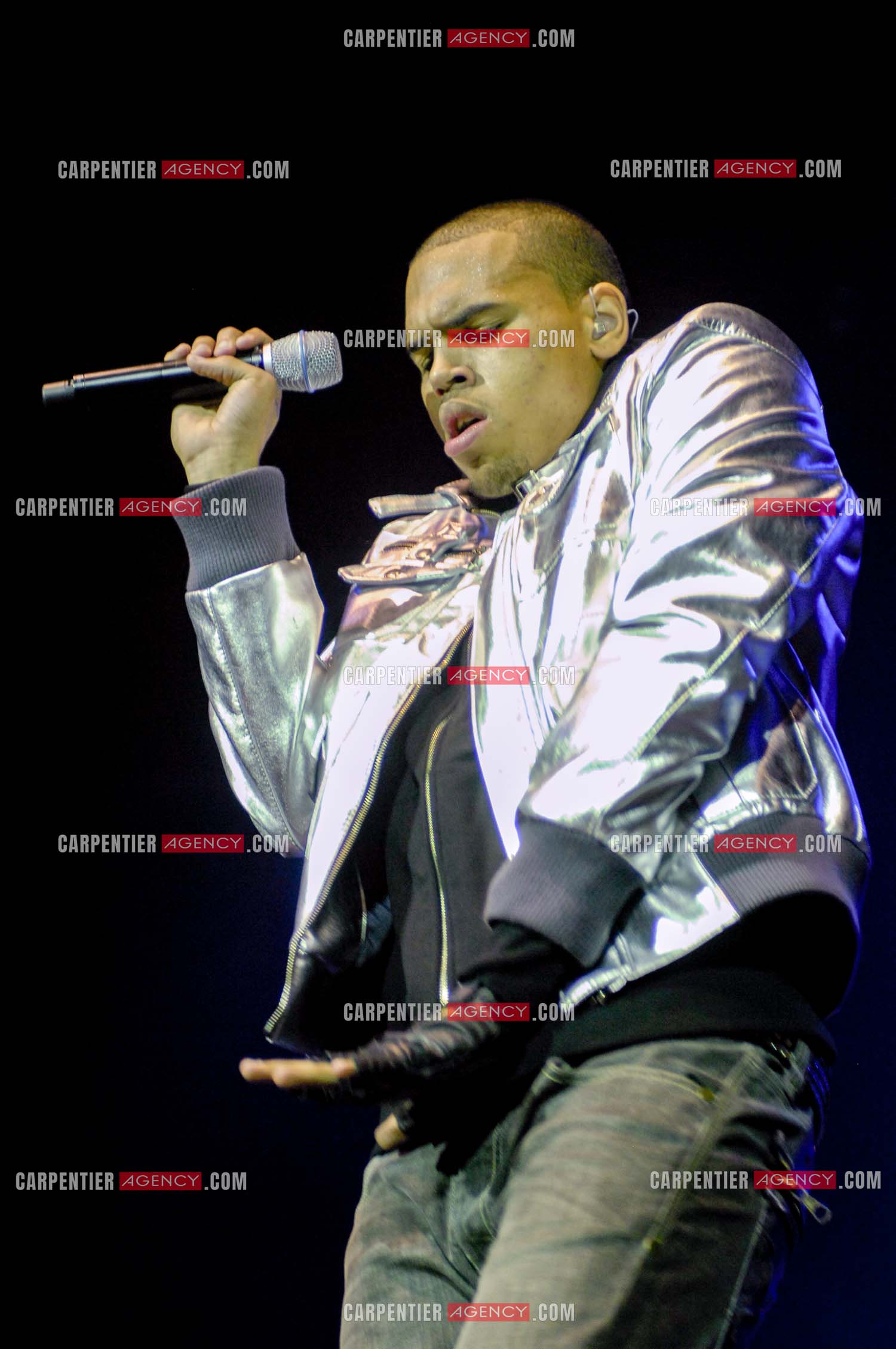 Le rappeur Chris Brown en concert au Zénith de Paris en 2008.  ( Exclusif )