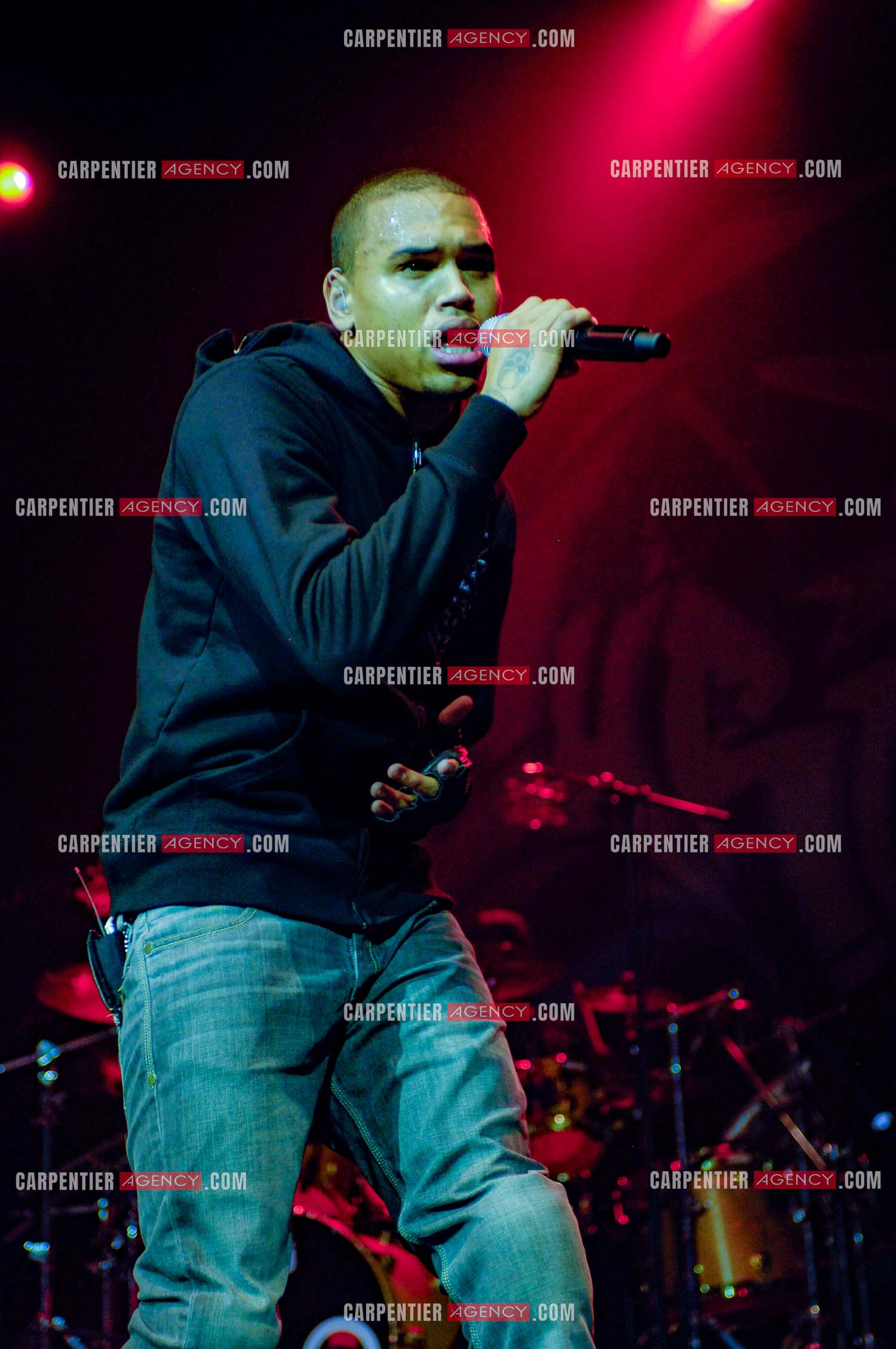 Le rappeur Chris Brown en concert au Zénith de Paris en 2008.  ( Exclusif )