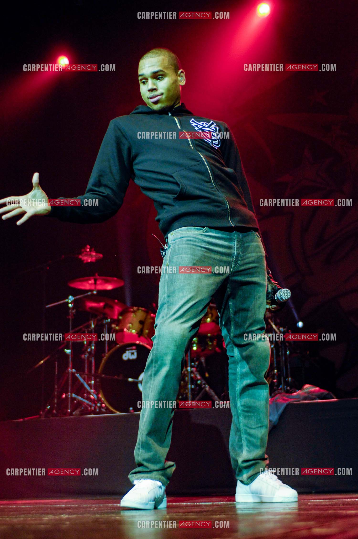 Le rappeur Chris Brown en concert au Zénith de Paris en 2008.  ( Exclusif )