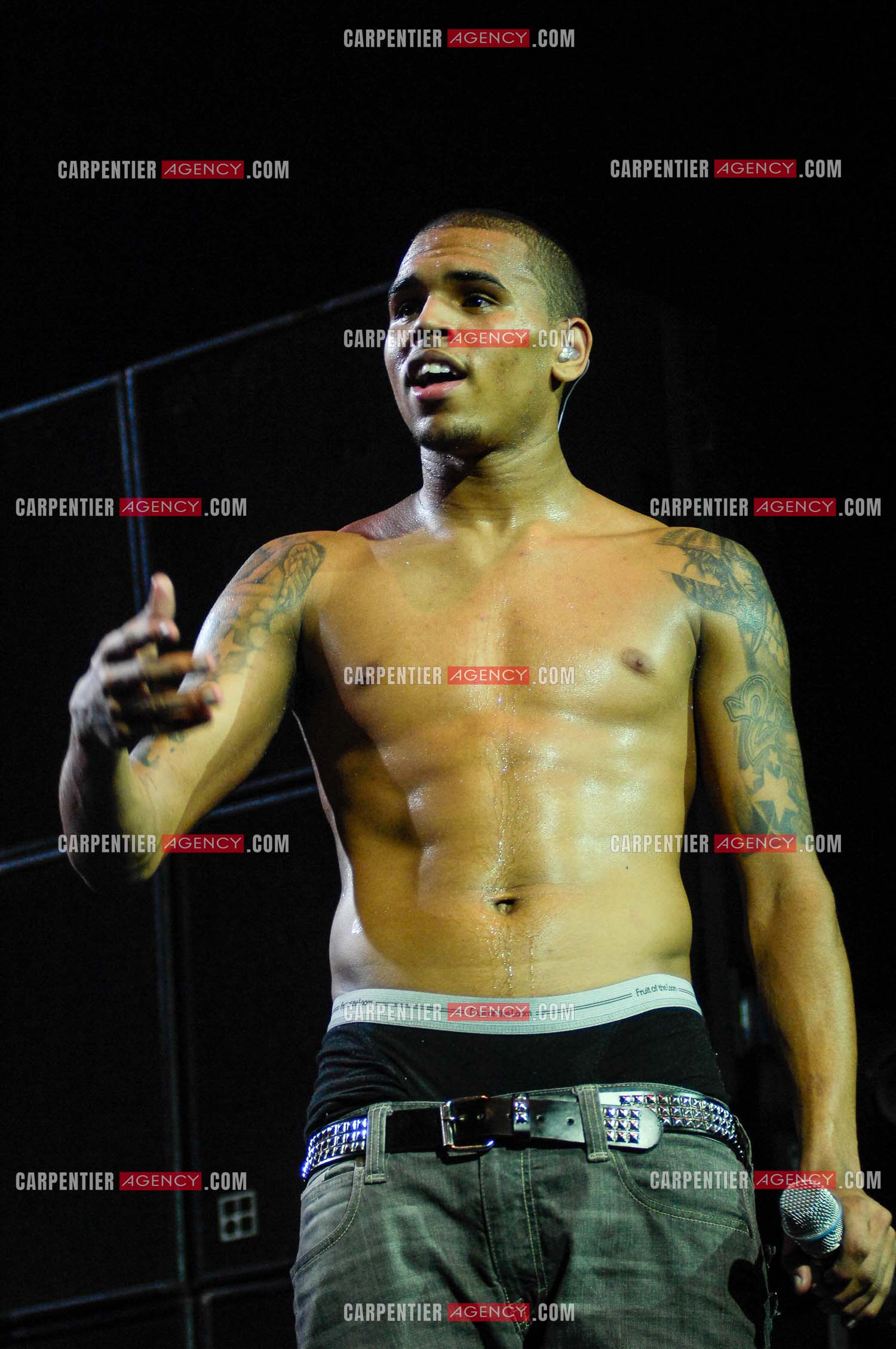 Le rappeur Chris Brown en concert au Zénith de Paris en 2008.  ( Exclusif )