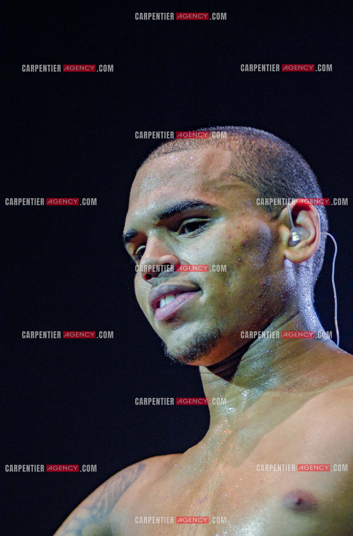 Le rappeur Chris Brown en concert au Zénith de Paris en 2008.  ( Exclusif )