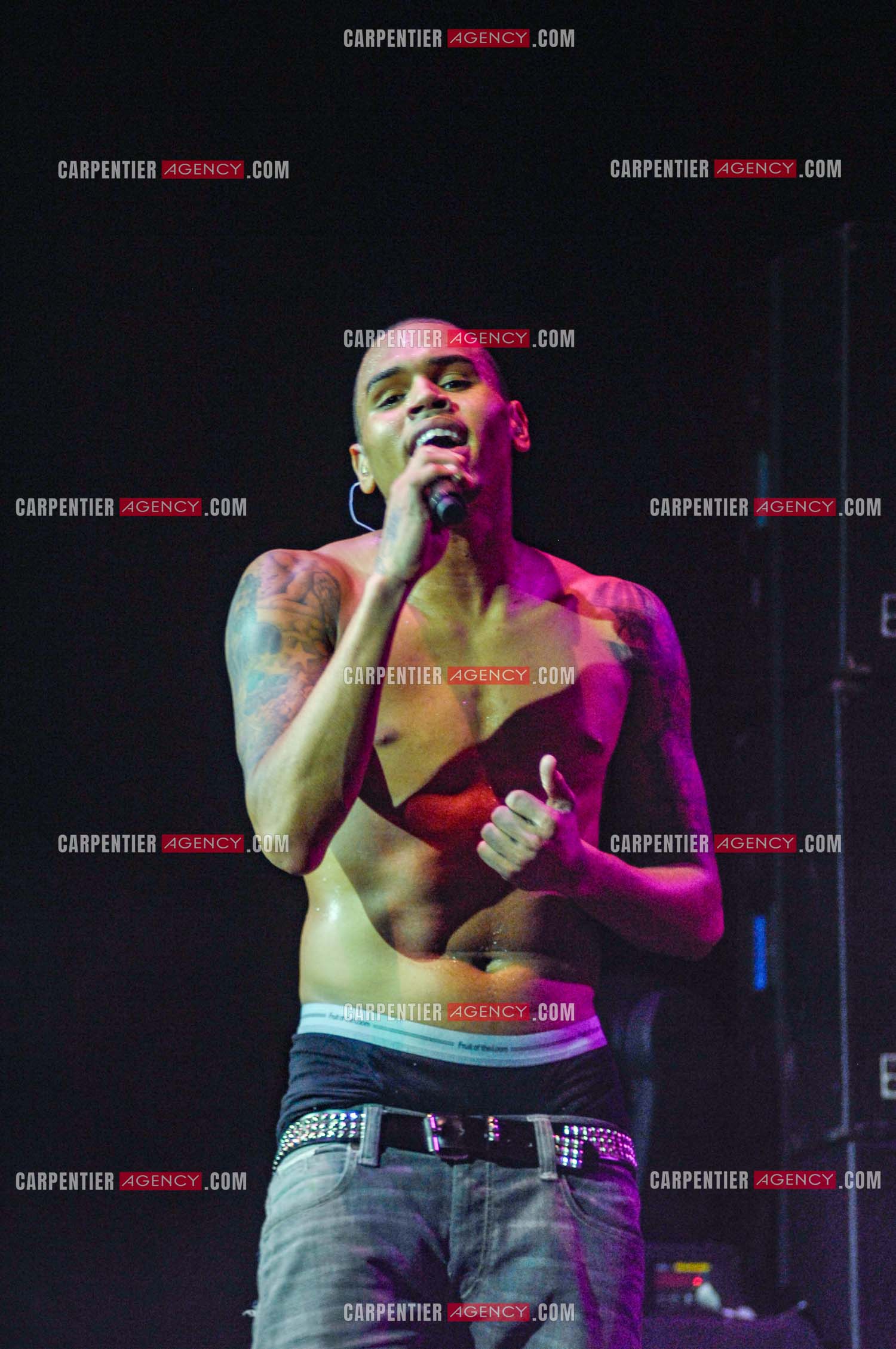 Le rappeur Chris Brown en concert au Zénith de Paris en 2008.  ( Exclusif )
