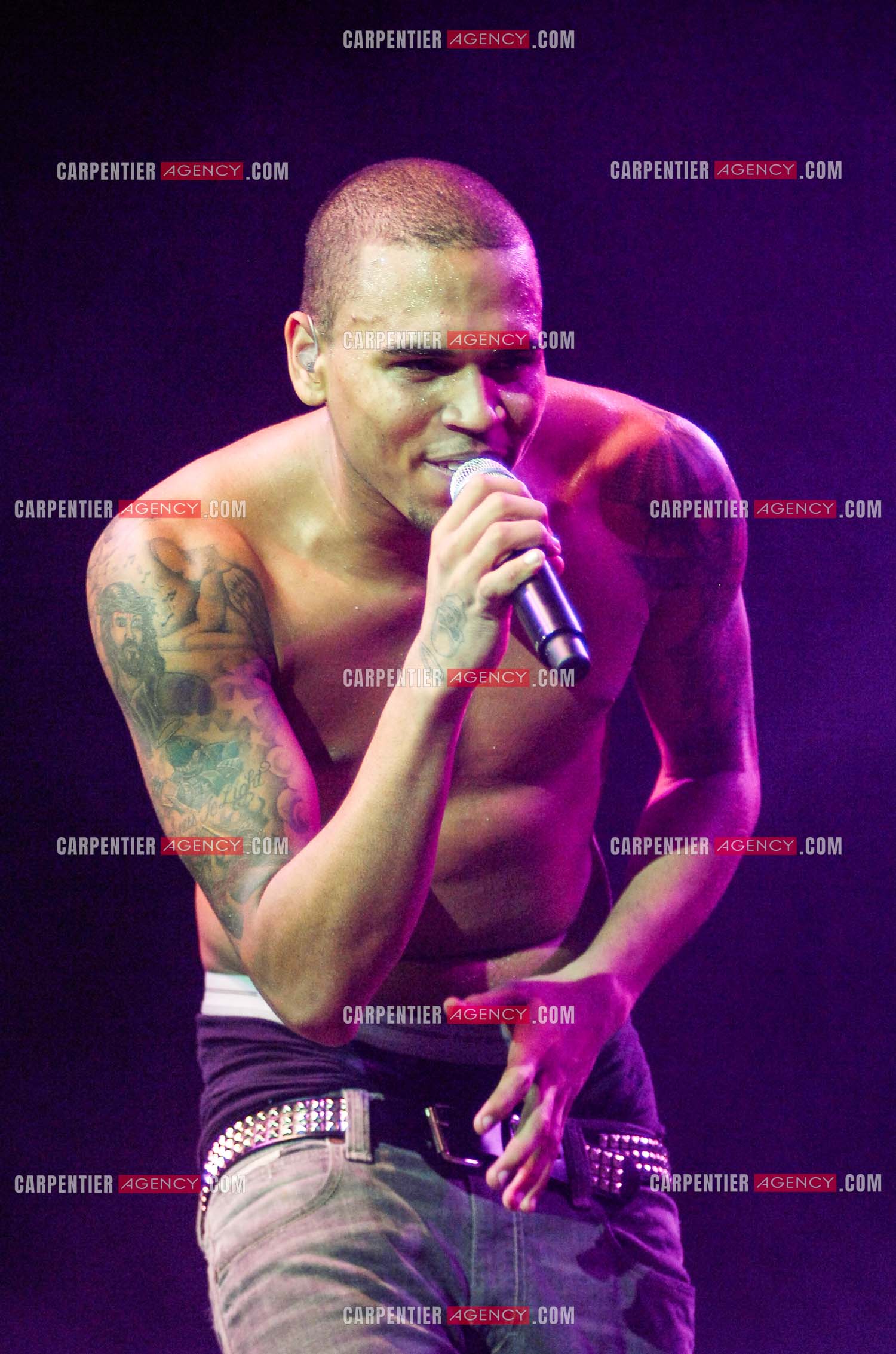 Le rappeur Chris Brown en concert au Zénith de Paris en 2008.  ( Exclusif )
