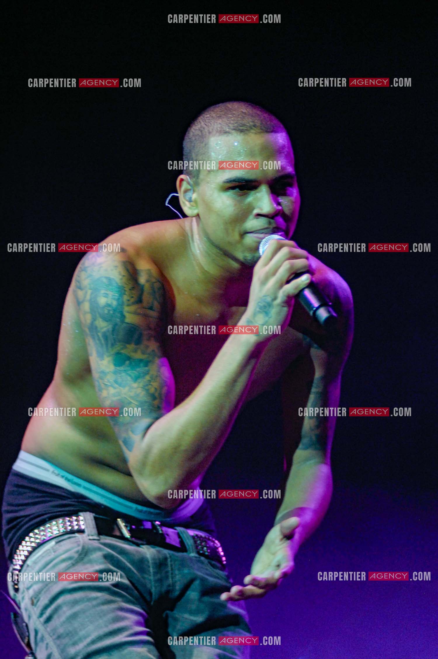 Le rappeur Chris Brown en concert au Zénith de Paris en 2008.  ( Exclusif )