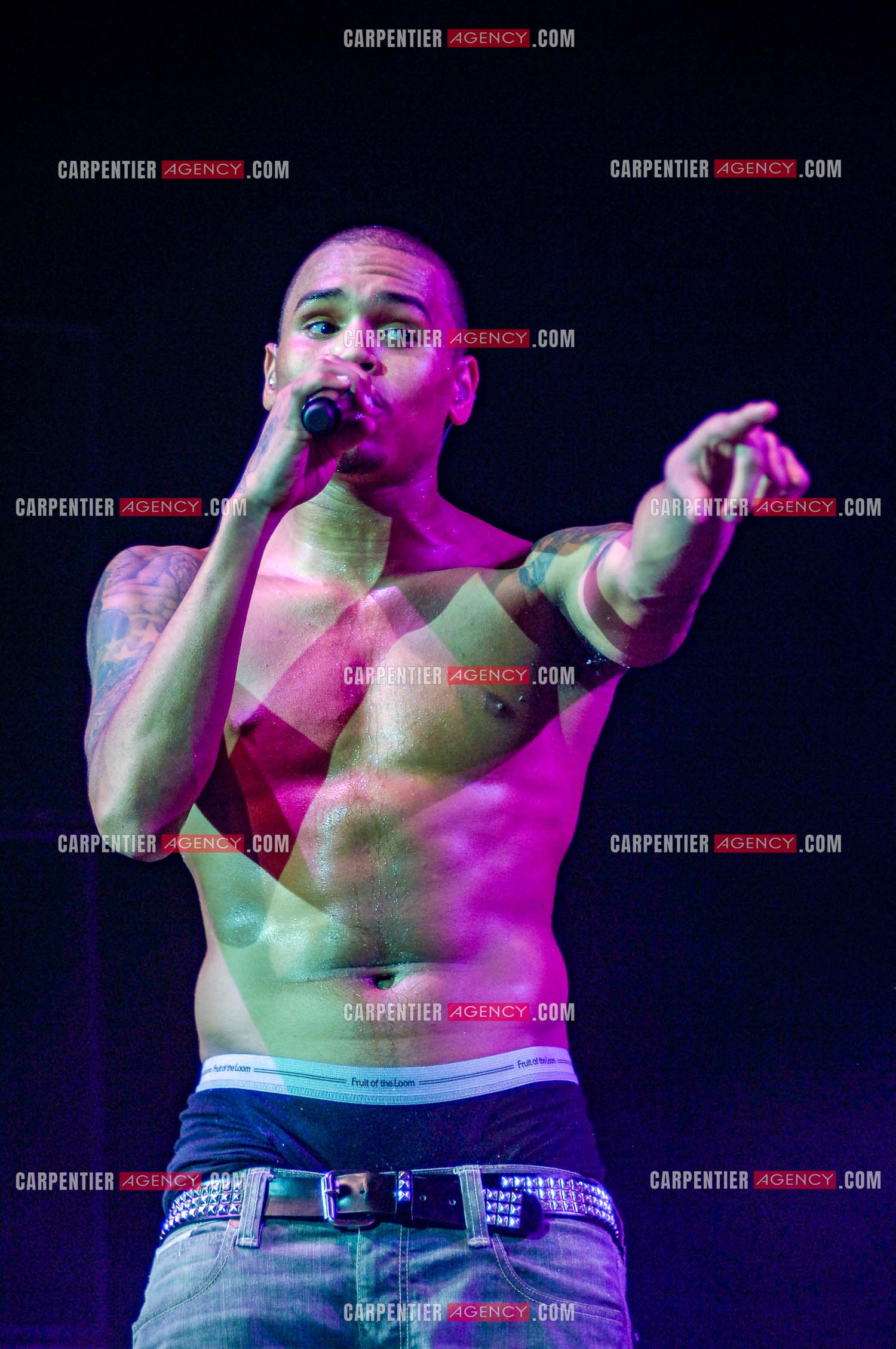 Le rappeur Chris Brown en concert au Zénith de Paris en 2008.  ( Exclusif )