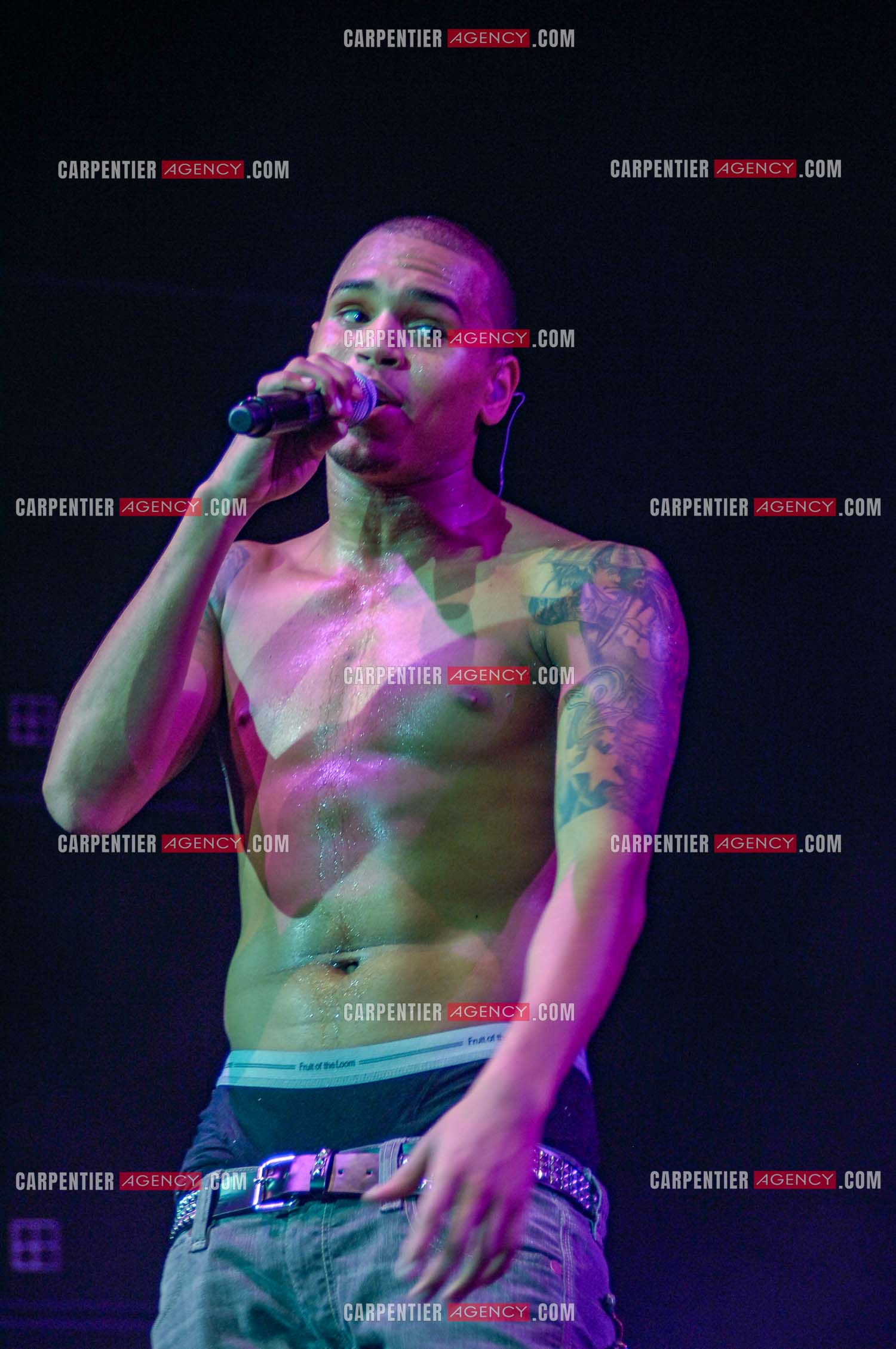 Le rappeur Chris Brown en concert au Zénith de Paris en 2008.  ( Exclusif )