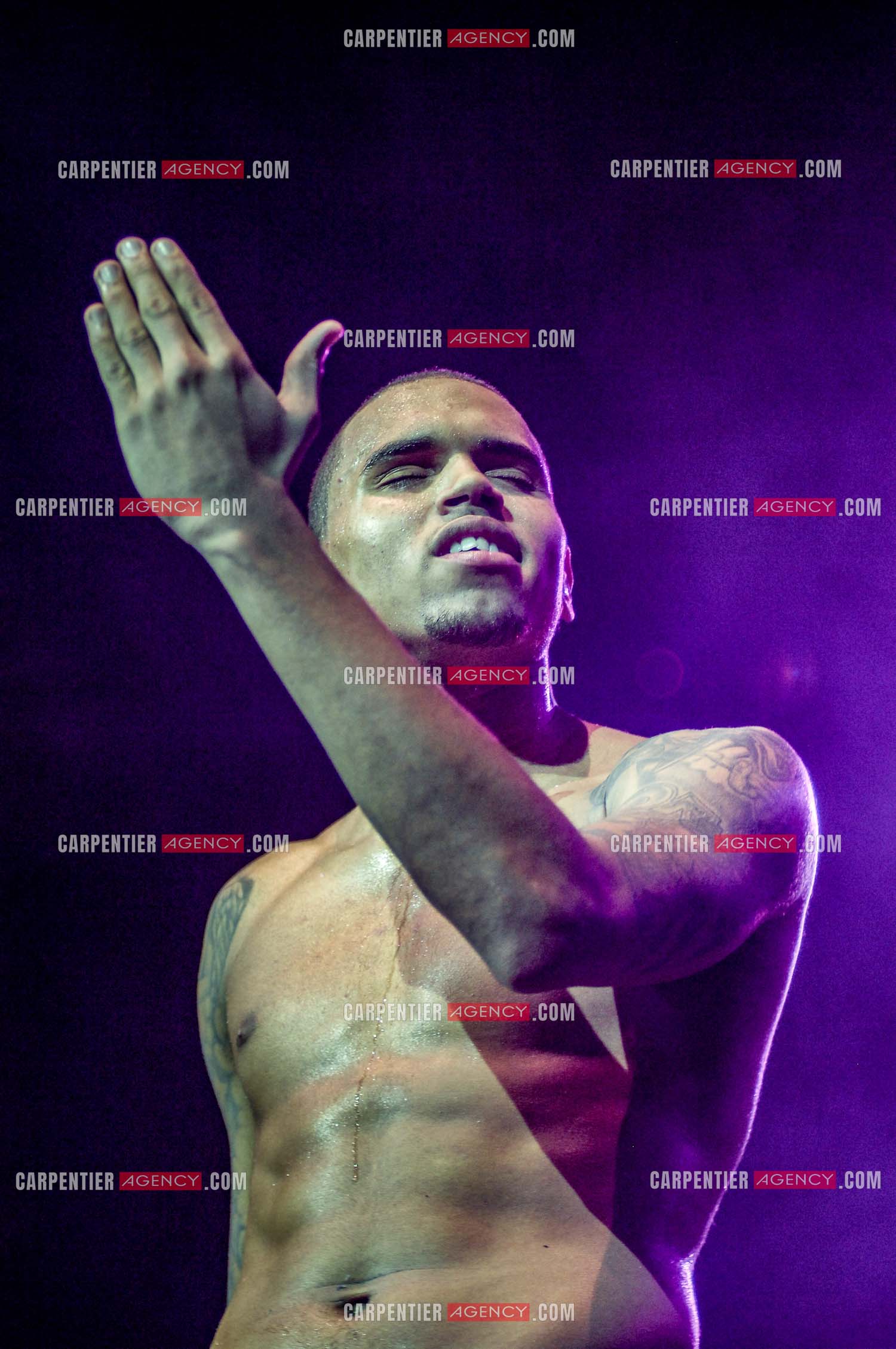 Le rappeur Chris Brown en concert au Zénith de Paris en 2008.  ( Exclusif )
