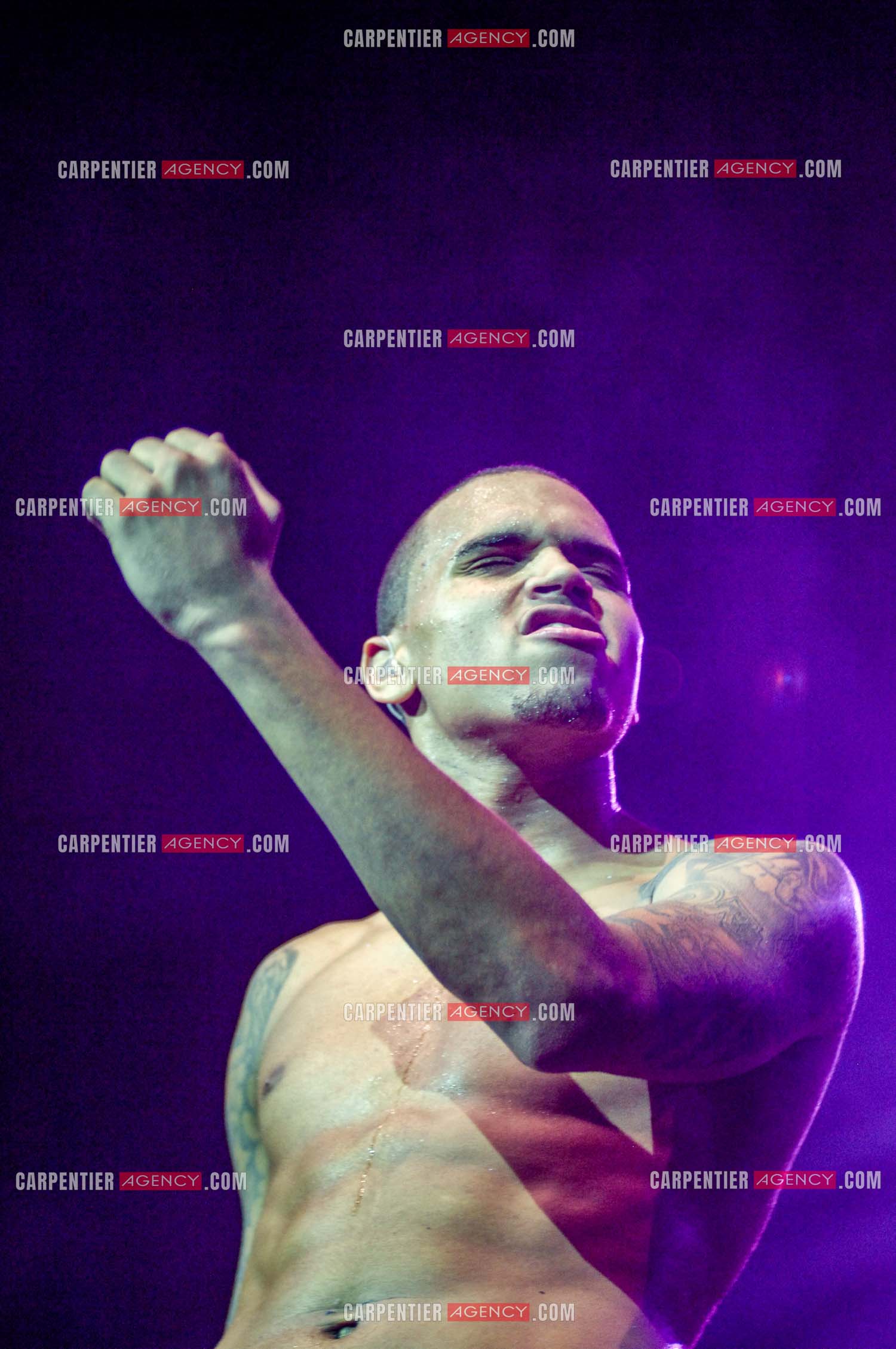 Le rappeur Chris Brown en concert au Zénith de Paris en 2008.  ( Exclusif )