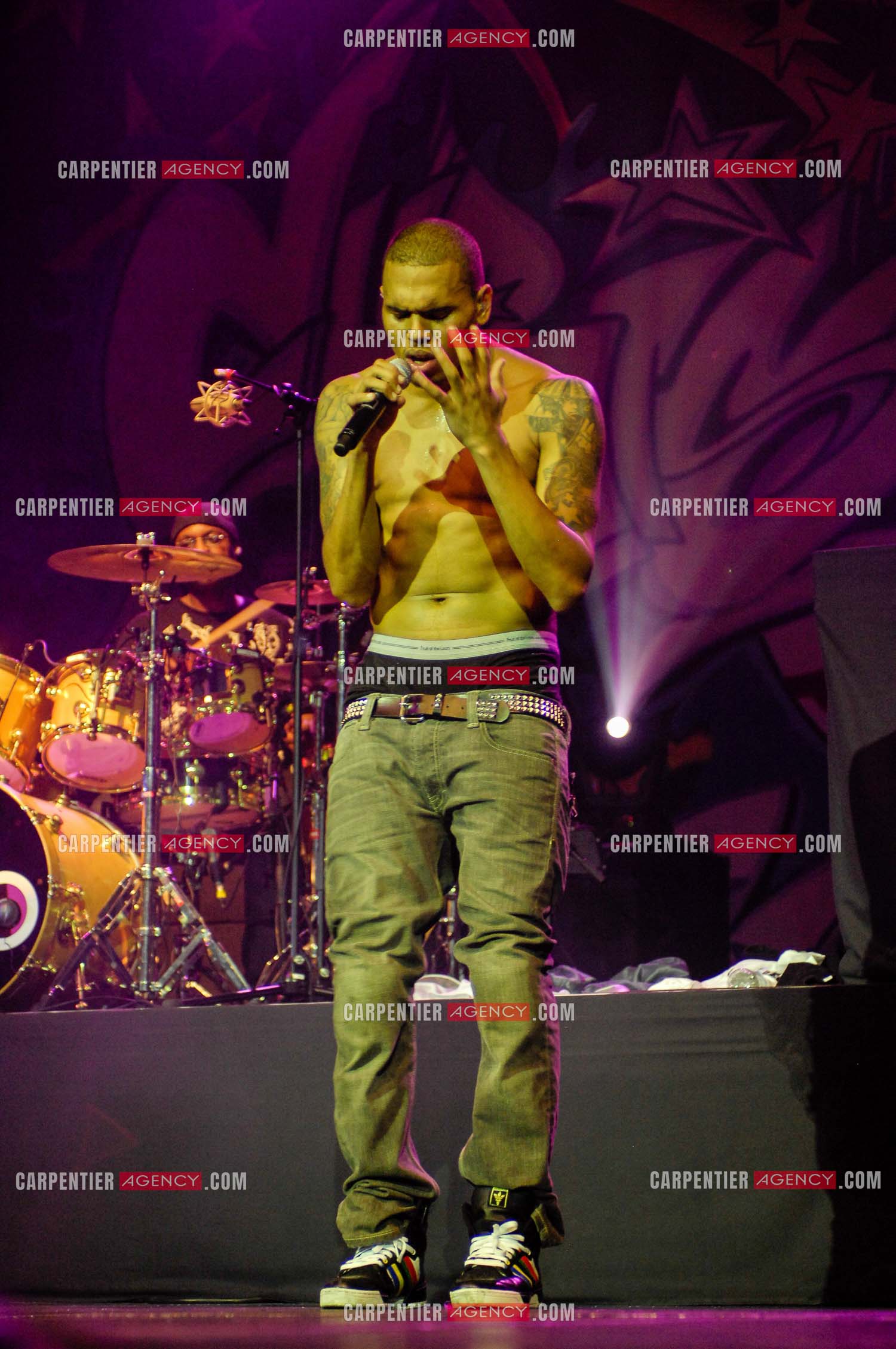 Le rappeur Chris Brown en concert au Zénith de Paris en 2008.  ( Exclusif )