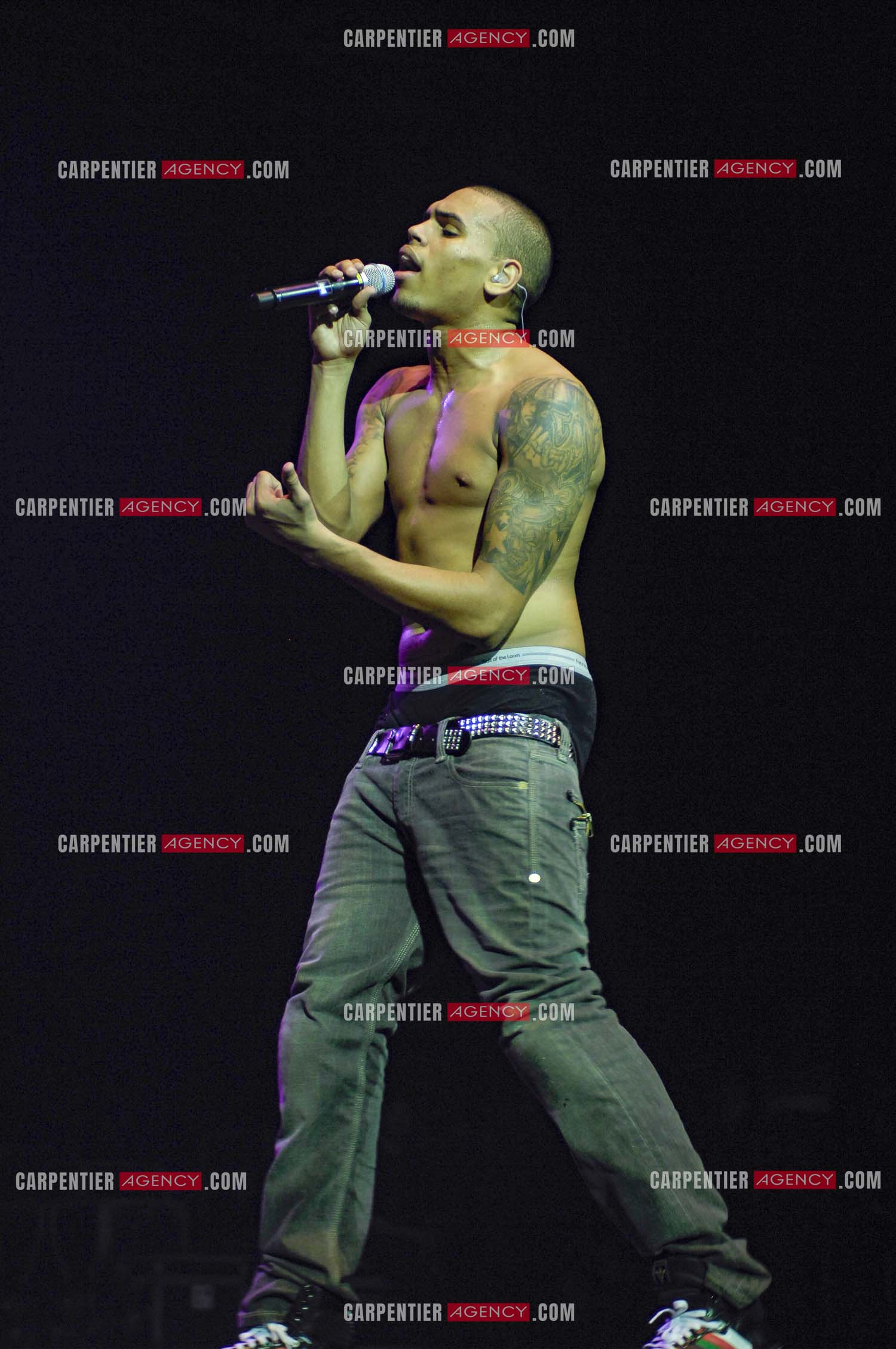 Le rappeur Chris Brown en concert au Zénith de Paris en 2008.  ( Exclusif )