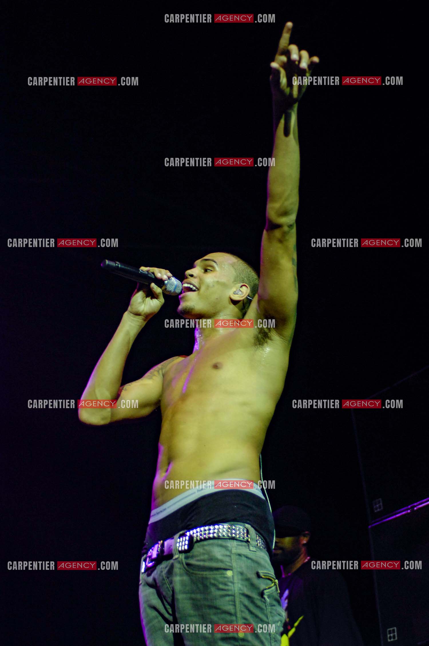 Le rappeur Chris Brown en concert au Zénith de Paris en 2008.  ( Exclusif )