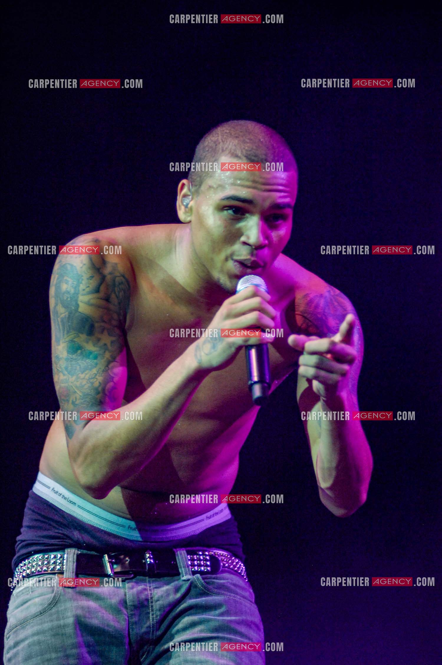 Le rappeur Chris Brown en concert au Zénith de Paris en 2008.  ( Exclusif )