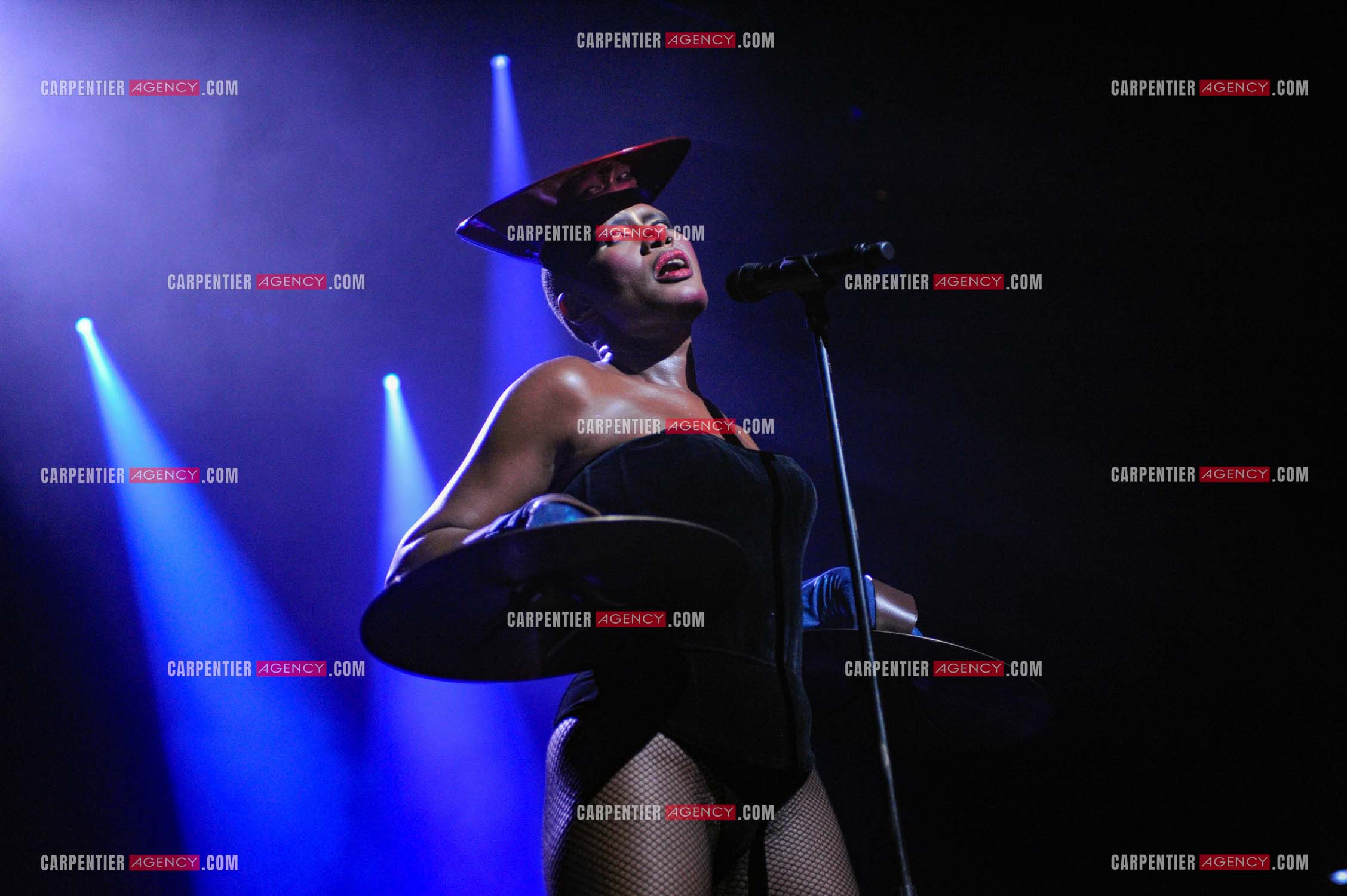 La chanteuse Grace Jones en concert à Bruxelles le 16 mars 2009.  ( Exclusif )