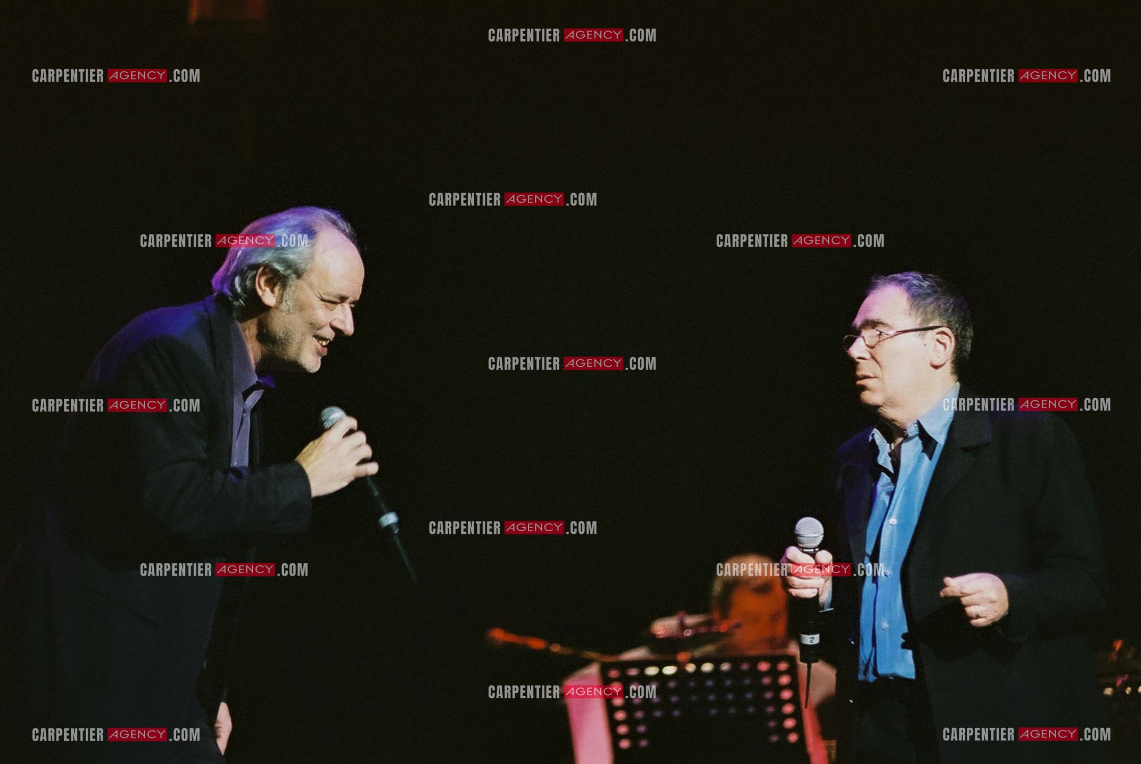 Concert organisé à l'Olympia autour de la guitare. Duo entre Maxime Le Forestier et Claude Nougaro.  ( Exclusif )