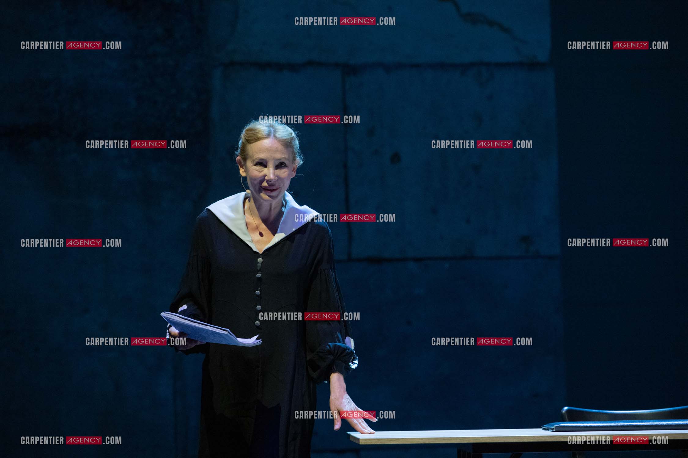 L'actrice Julie Depardieu et l'acteur Stefan Druet Toukaïeff réunis pour la pièce “Bunker“ au festival Cardin à Lacoste le 14 juillet 2024.  ( Exclusif )