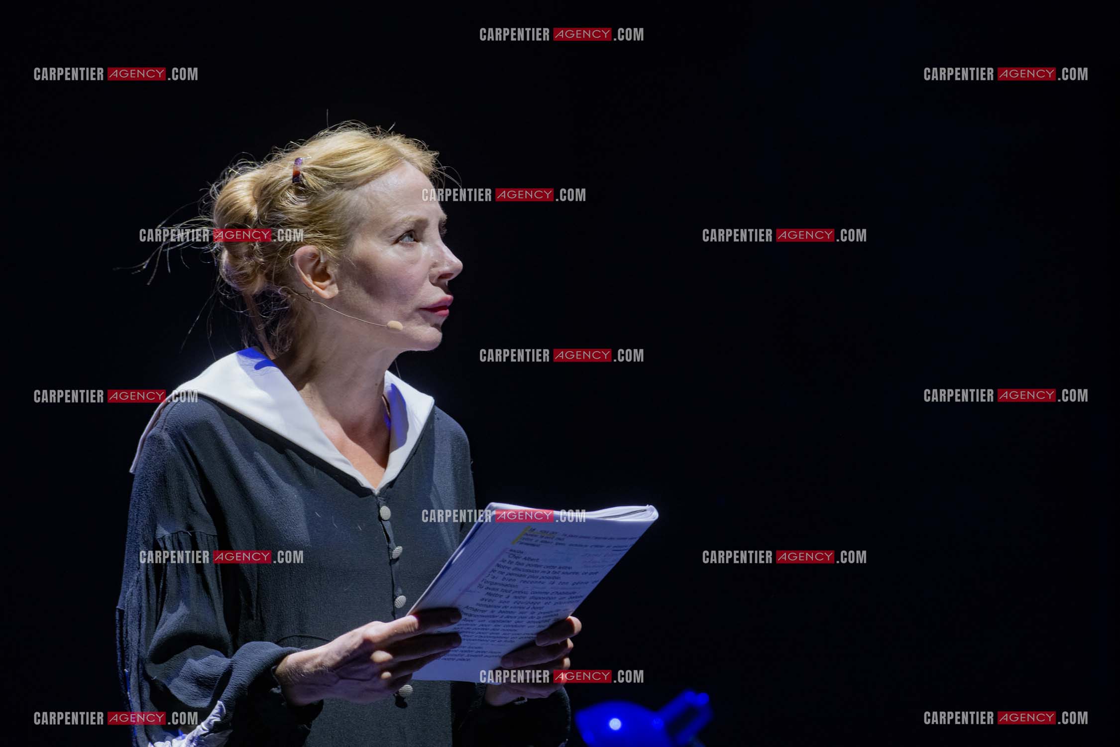 L'actrice Julie Depardieu et l'acteur Stefan Druet Toukaïeff réunis pour la pièce “Bunker“ au festival Cardin à Lacoste le 14 juillet 2024.  ( Exclusif )