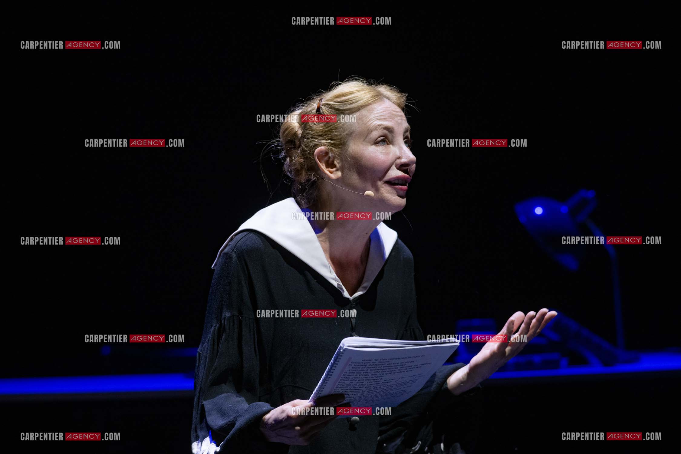 L'actrice Julie Depardieu et l'acteur Stefan Druet Toukaïeff réunis pour la pièce “Bunker“ au festival Cardin à Lacoste le 14 juillet 2024.  ( Exclusif )