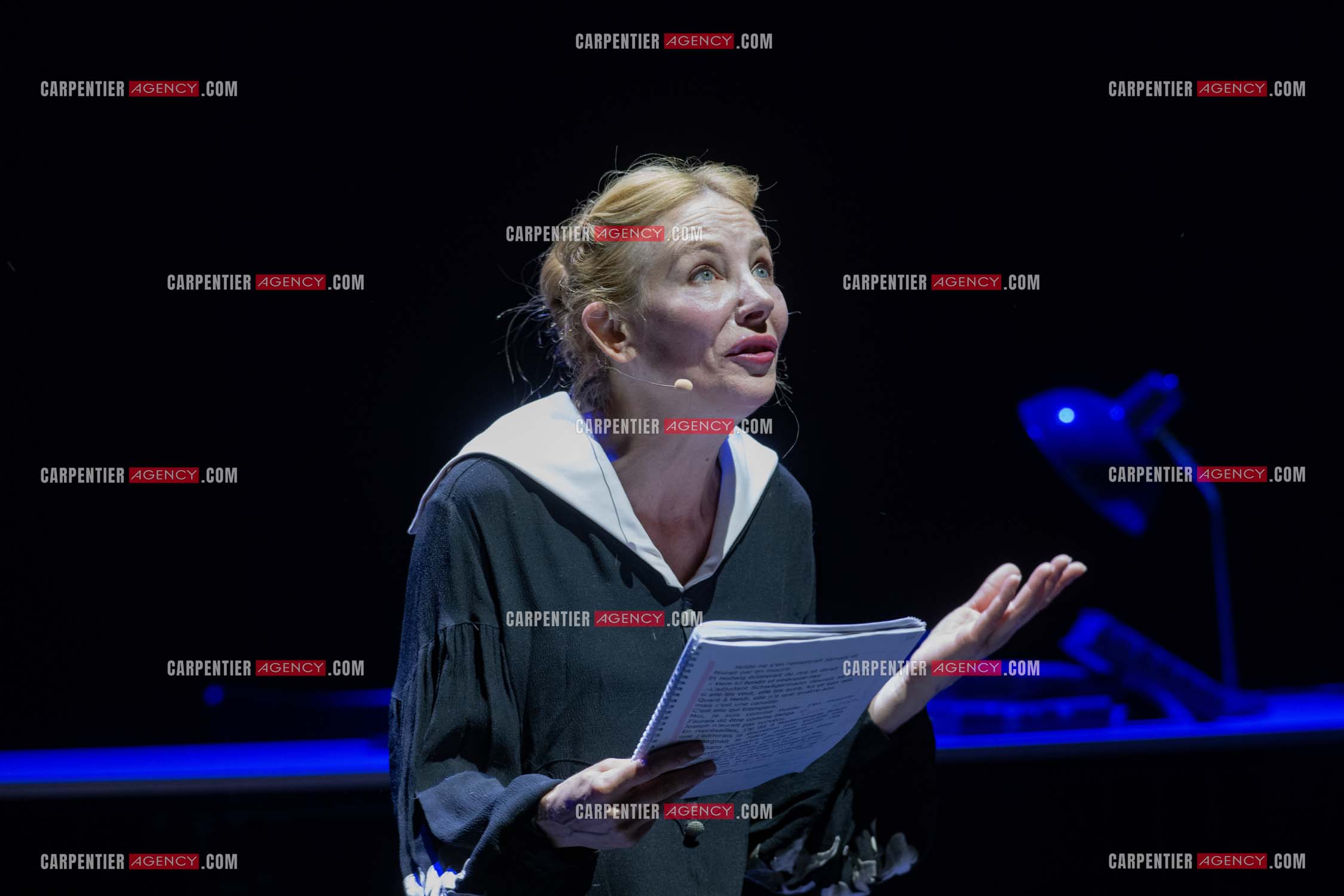 L'actrice Julie Depardieu et l'acteur Stefan Druet Toukaïeff réunis pour la pièce “Bunker“ au festival Cardin à Lacoste le 14 juillet 2024.  ( Exclusif )