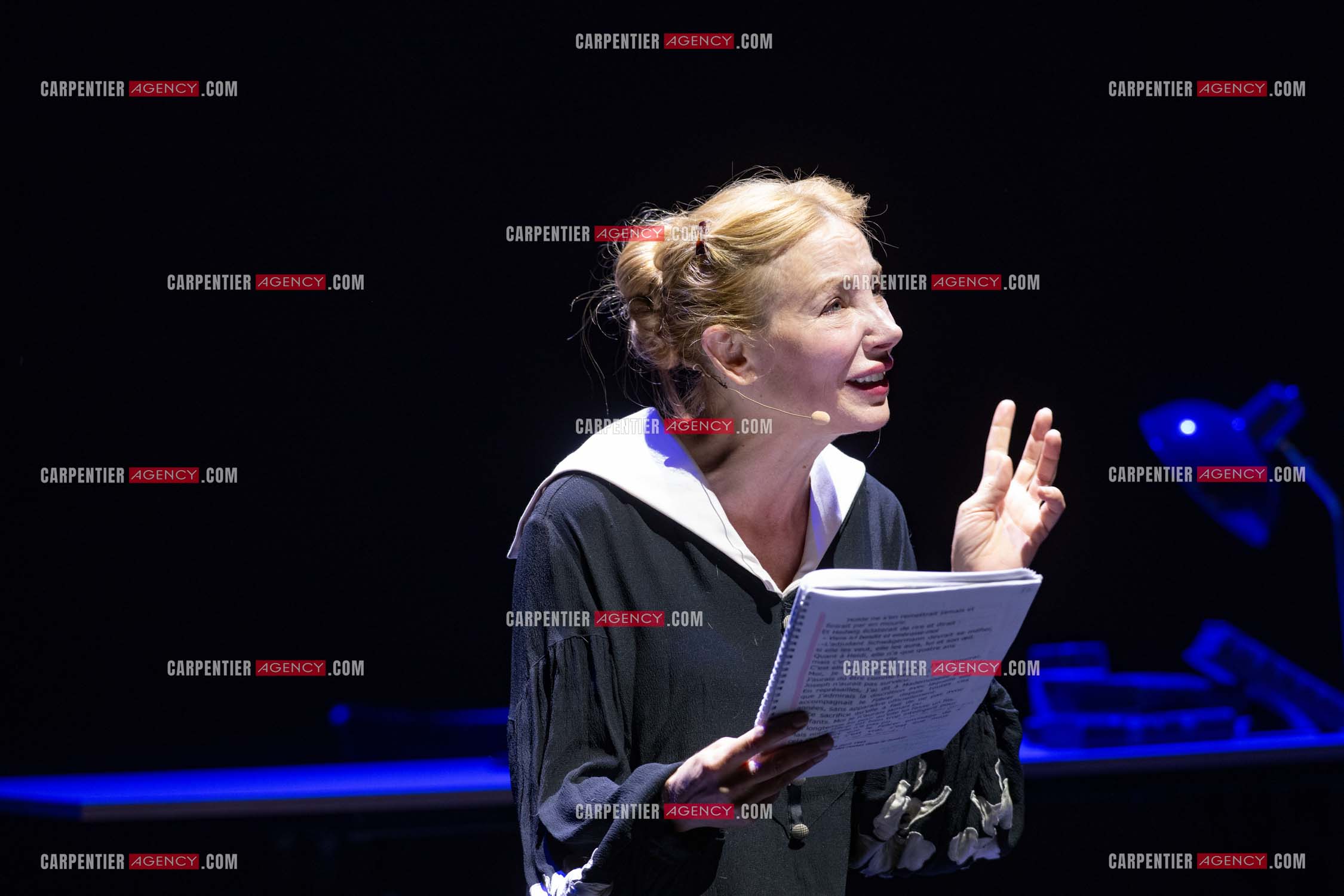 L'actrice Julie Depardieu et l'acteur Stefan Druet Toukaïeff réunis pour la pièce “Bunker“ au festival Cardin à Lacoste le 14 juillet 2024.  ( Exclusif )