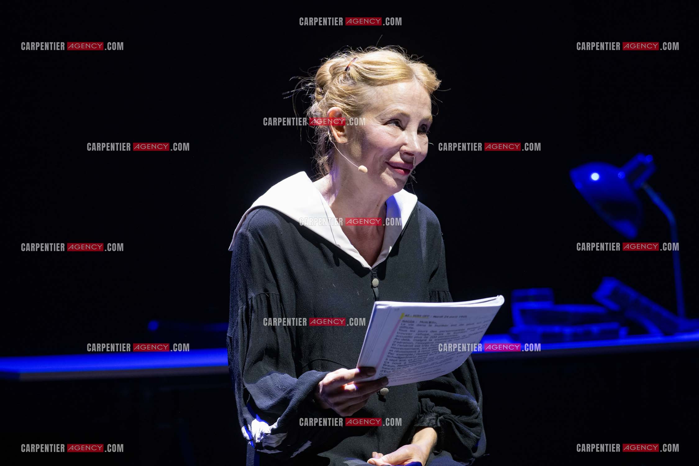 L'actrice Julie Depardieu et l'acteur Stefan Druet Toukaïeff réunis pour la pièce “Bunker“ au festival Cardin à Lacoste le 14 juillet 2024.  ( Exclusif )