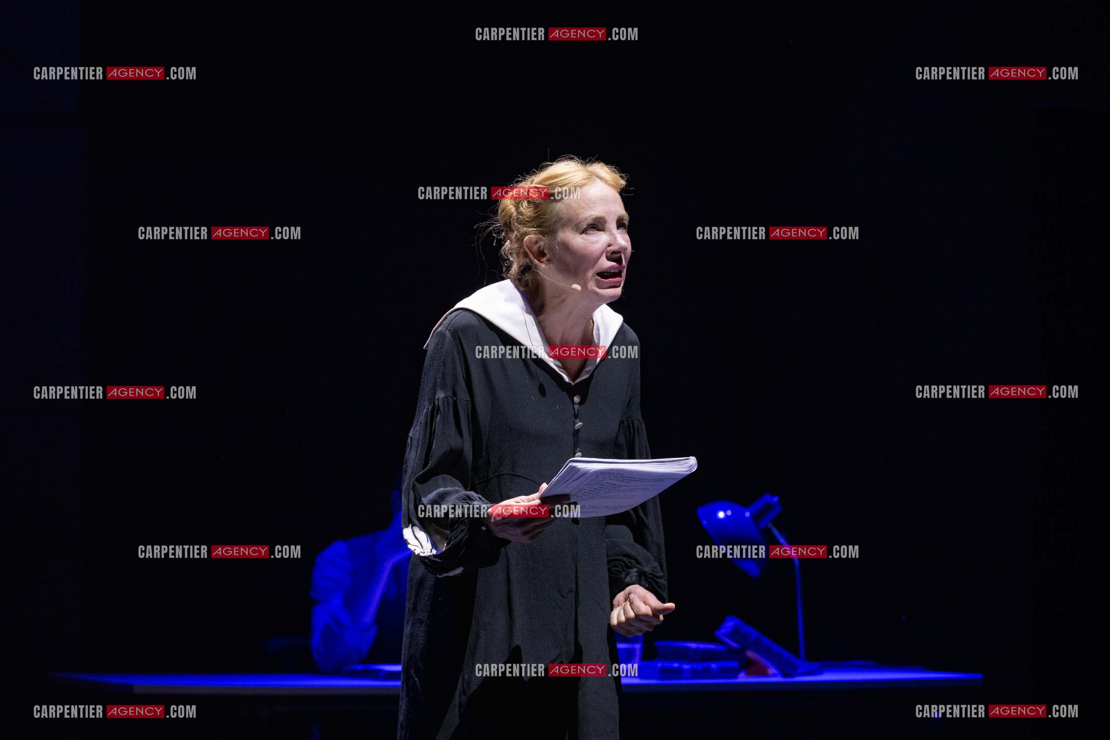 L'actrice Julie Depardieu et l'acteur Stefan Druet Toukaïeff réunis pour la pièce “Bunker“ au festival Cardin à Lacoste le 14 juillet 2024.  ( Exclusif )